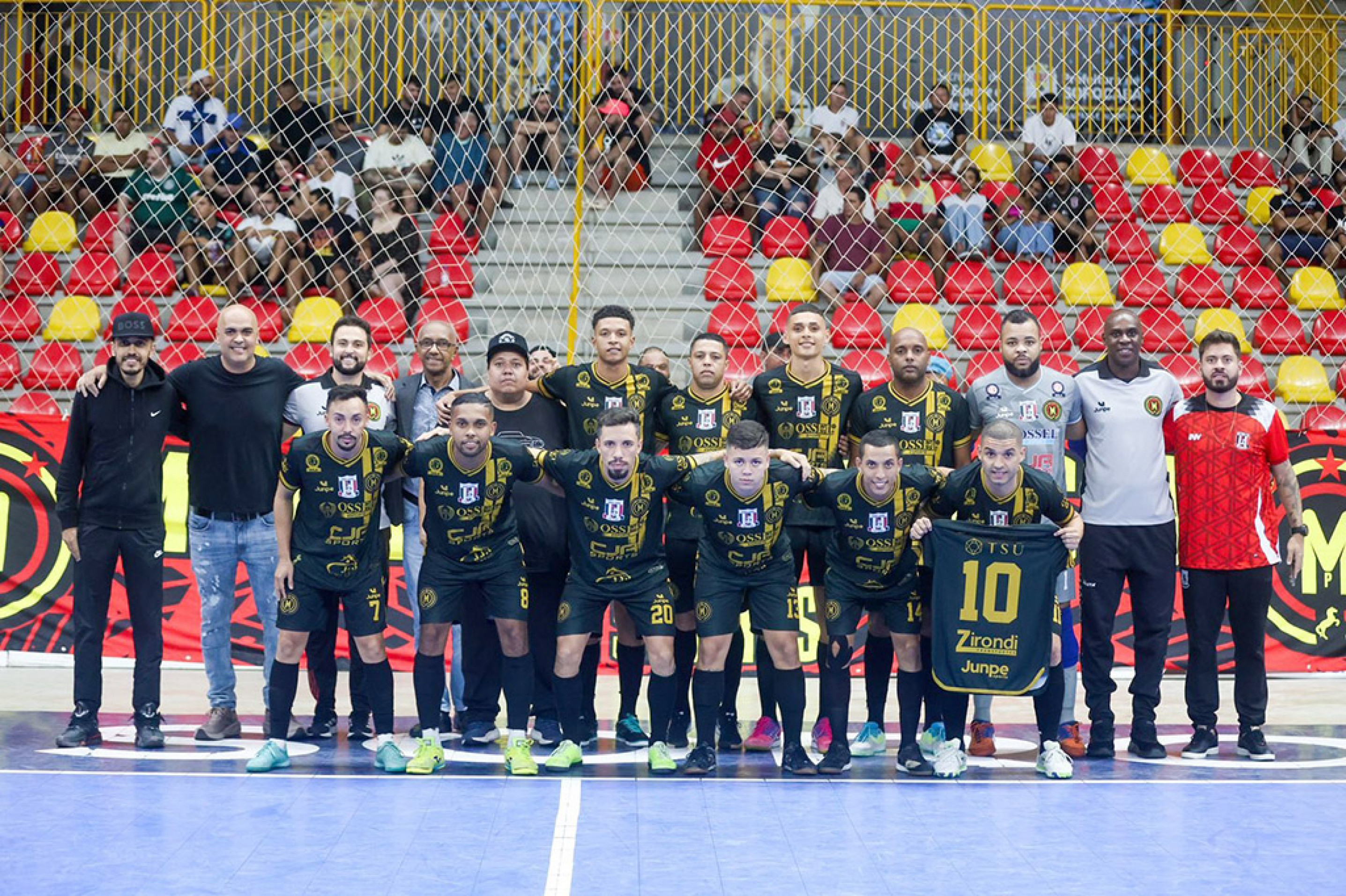 Manchester busca o tetracampeonato e manter a hegemonia
