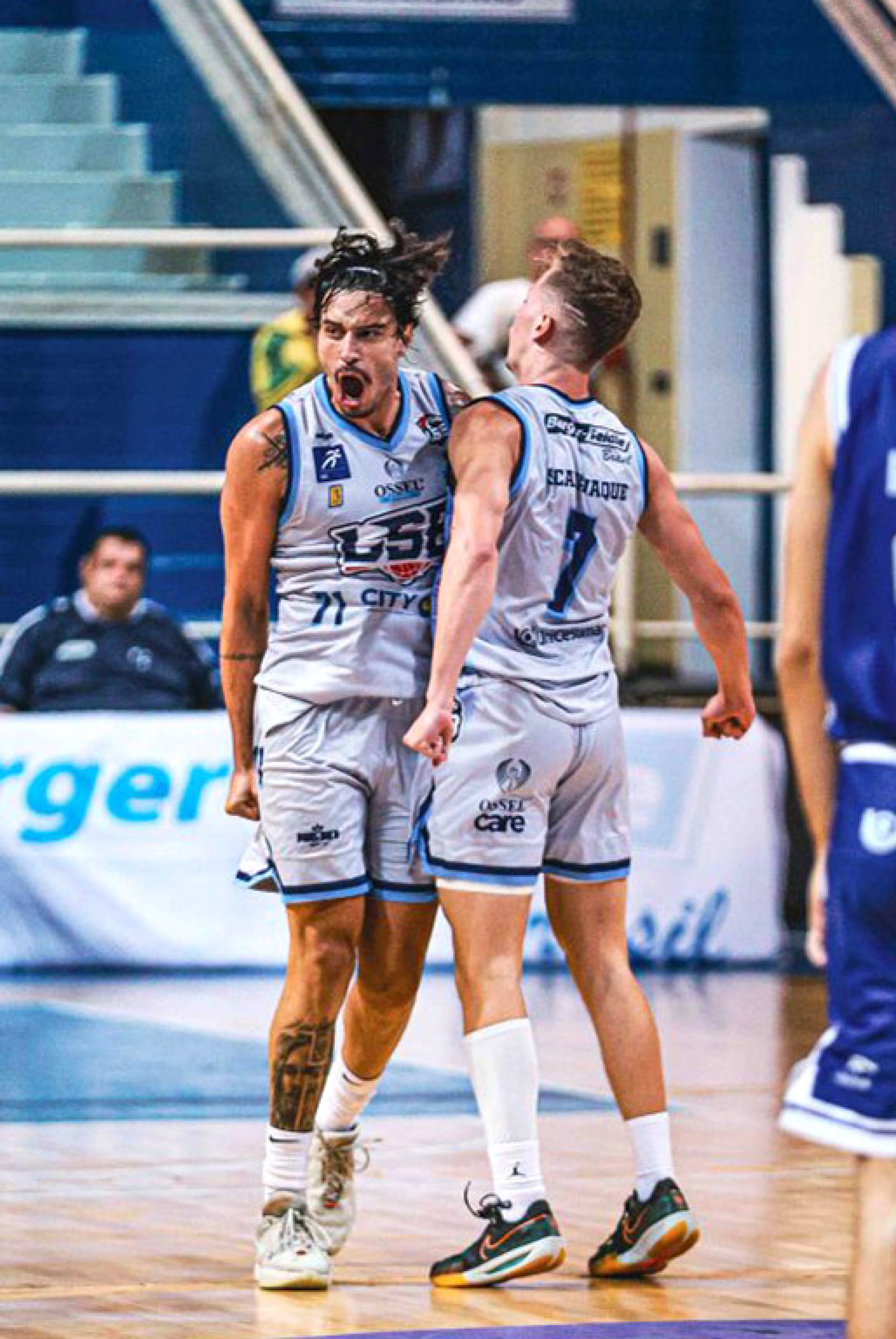 Cestinha da partida, Danilo Penteado anota 15 pontos
