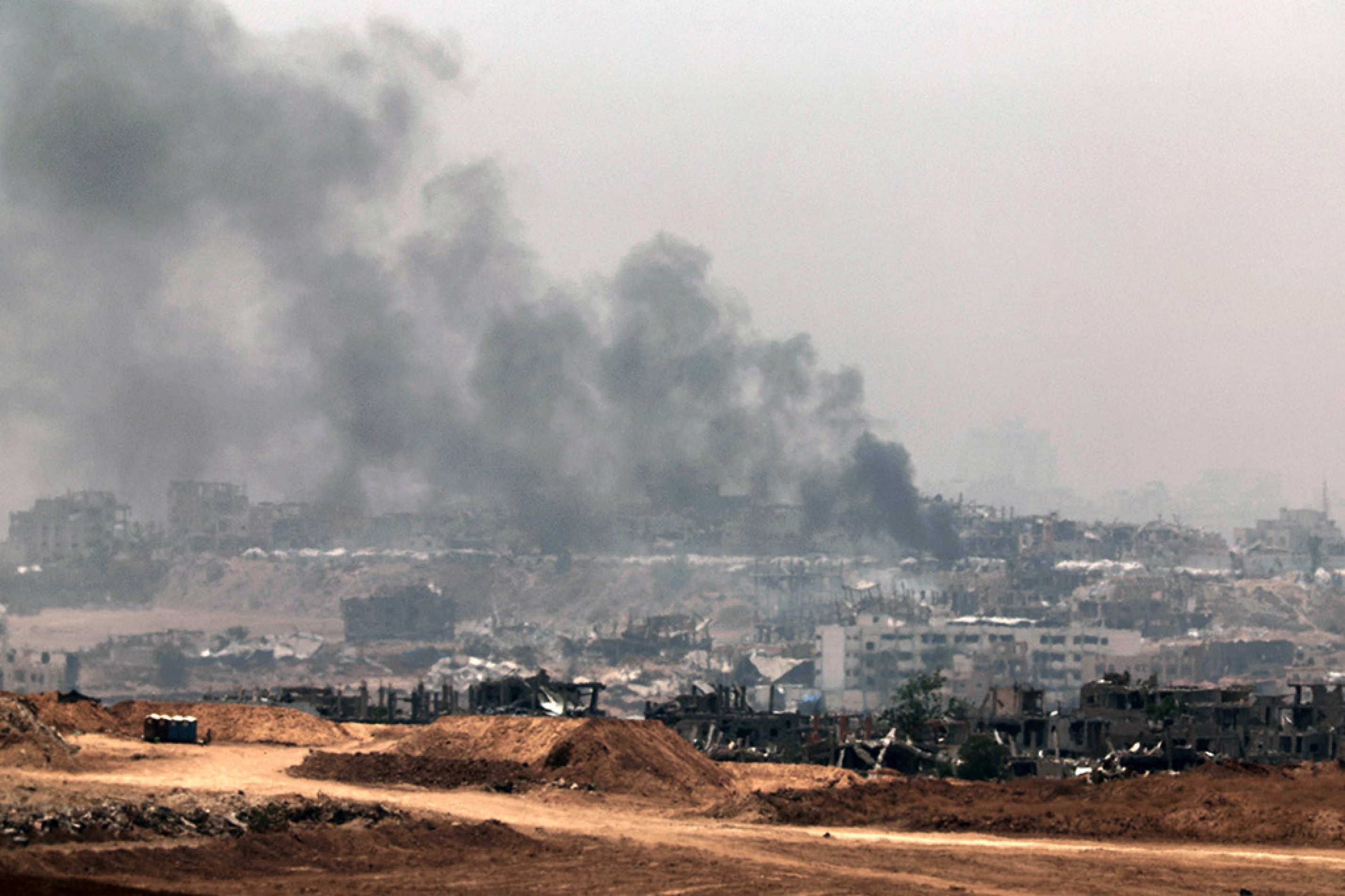 Desde quarta-feira, mais de 300 palestinos foram mortos em bombardeios
