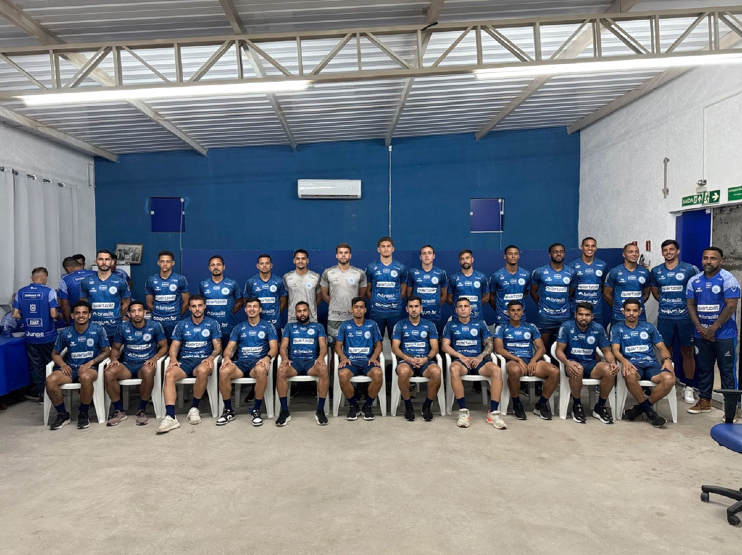 Jogadores se reuniram no CT Humberto Reale na noite de ontem