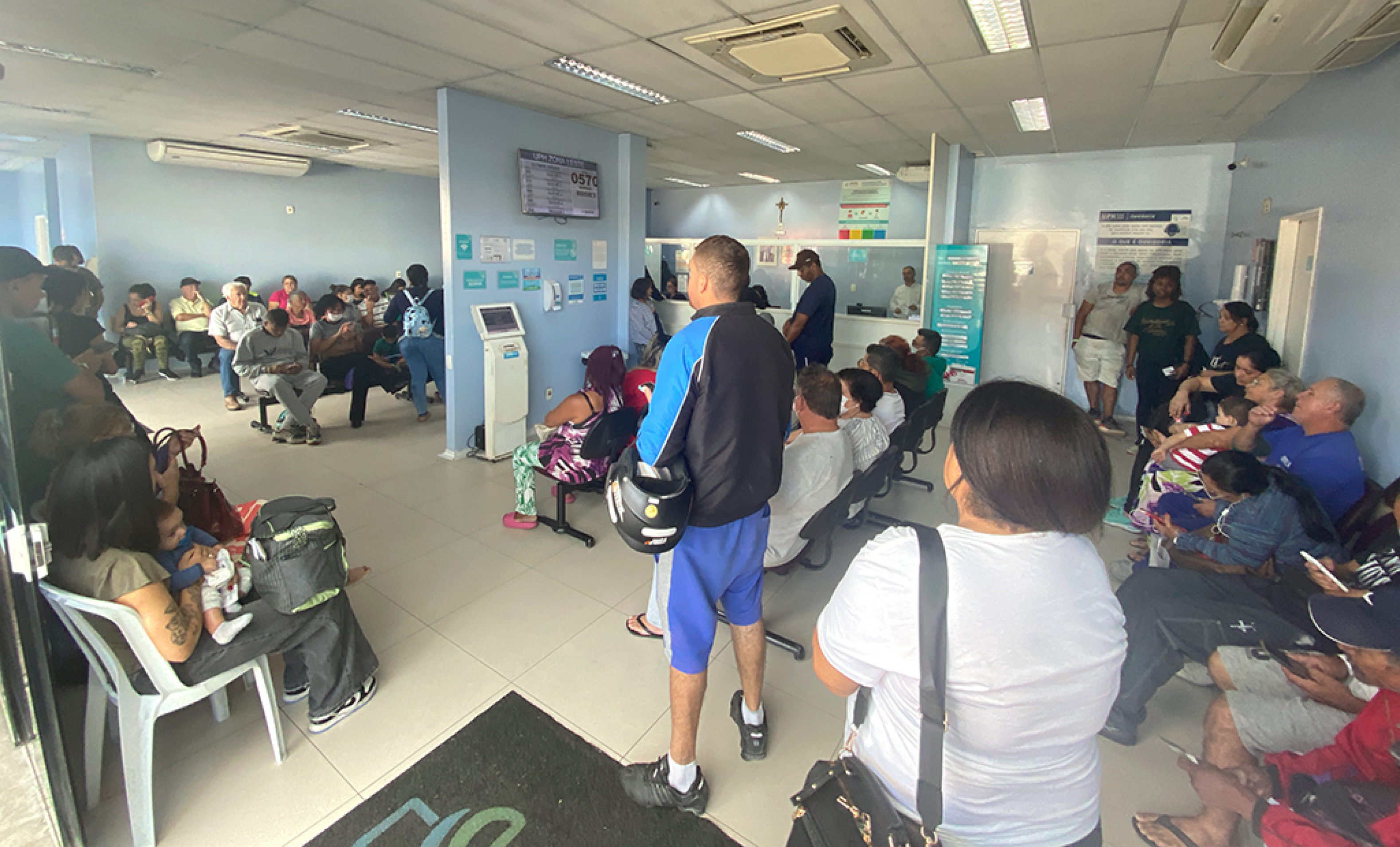 Na UPH Zona Leste, a lotação e o tempo de espera fazem com que algumas pessoas desistam do atendimento 
