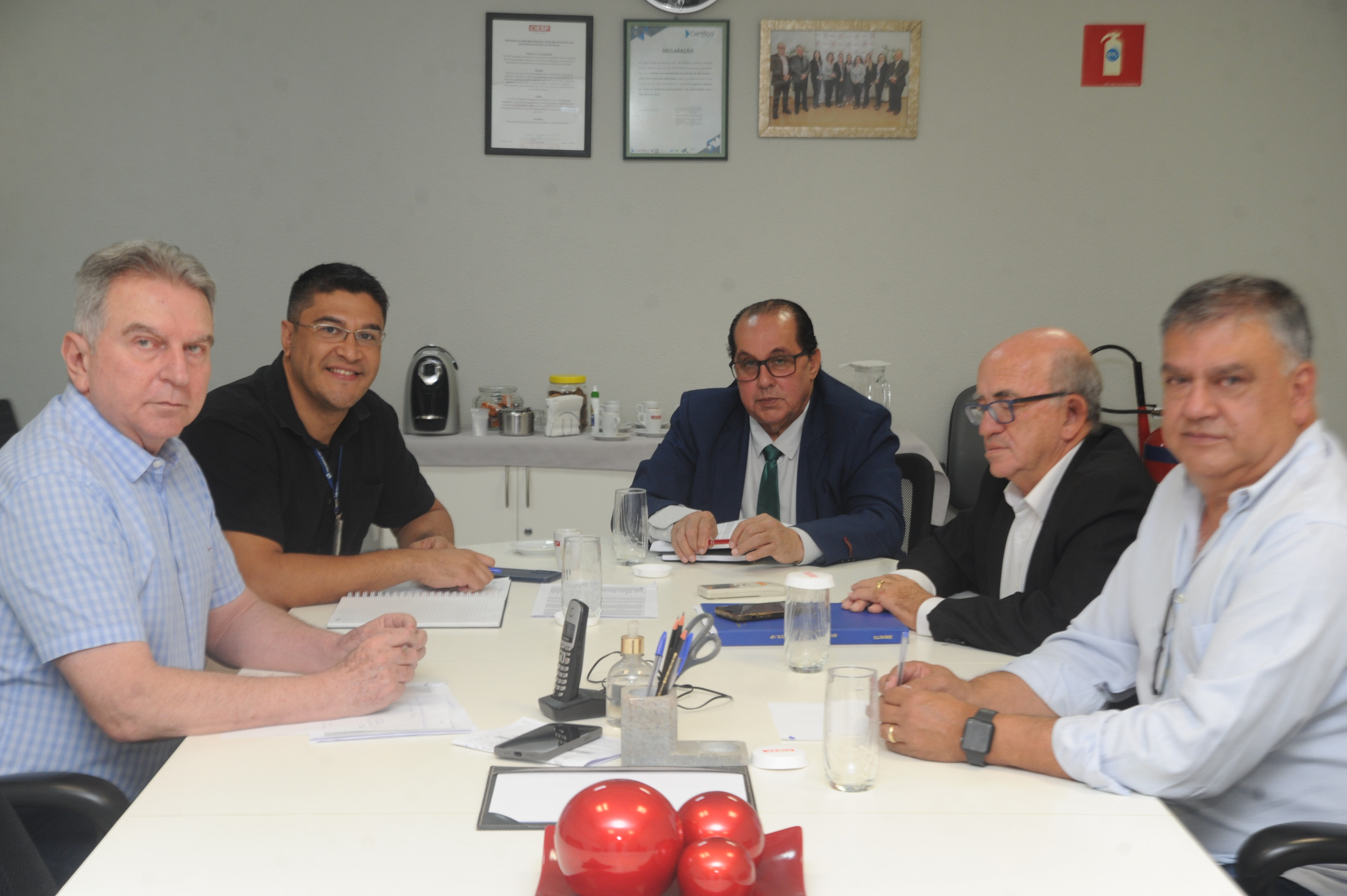 Reunião na manhã desta terça-feira (20)