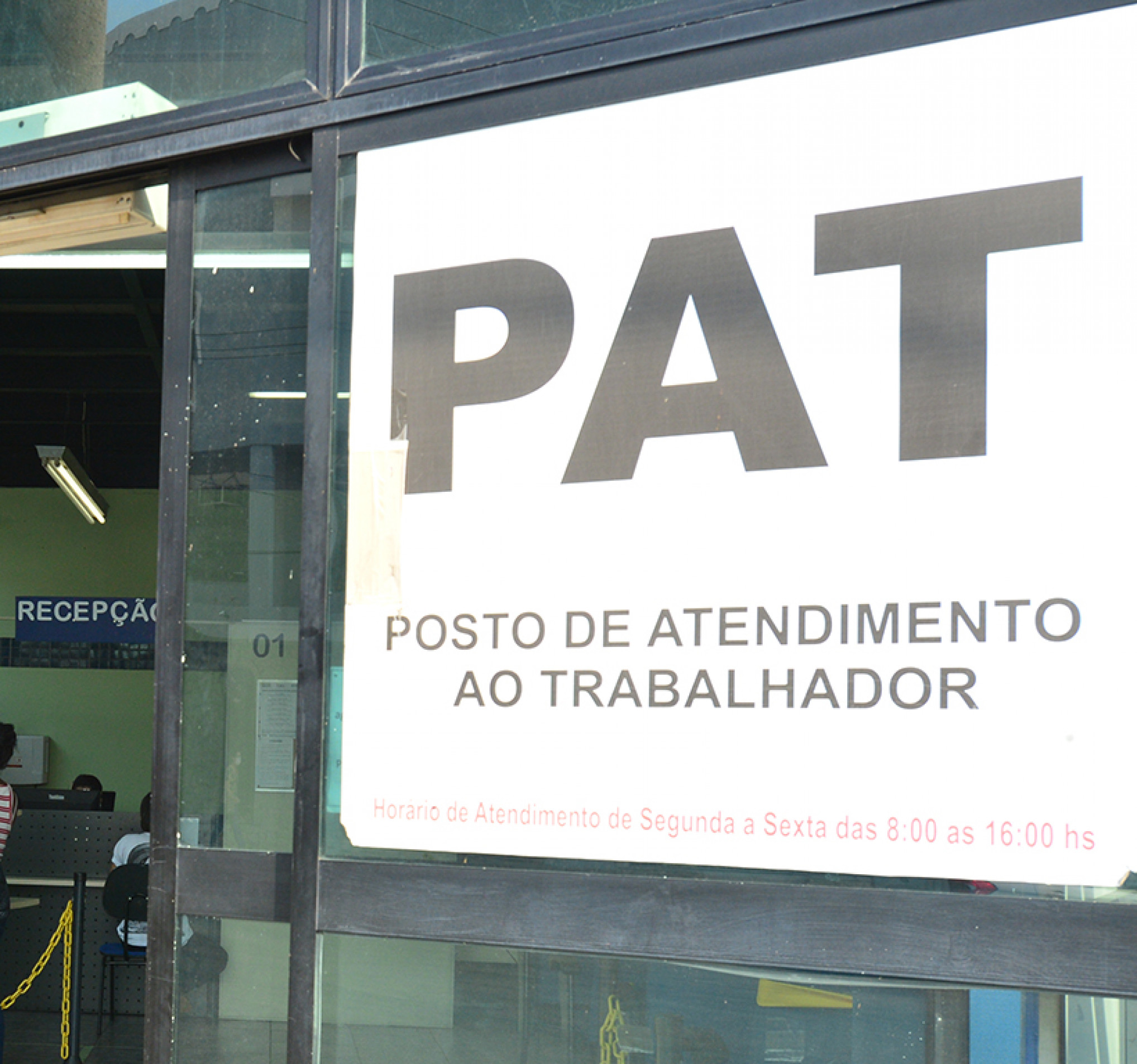 Interessados devem estar com carteira de trabalho, CPF e RG
