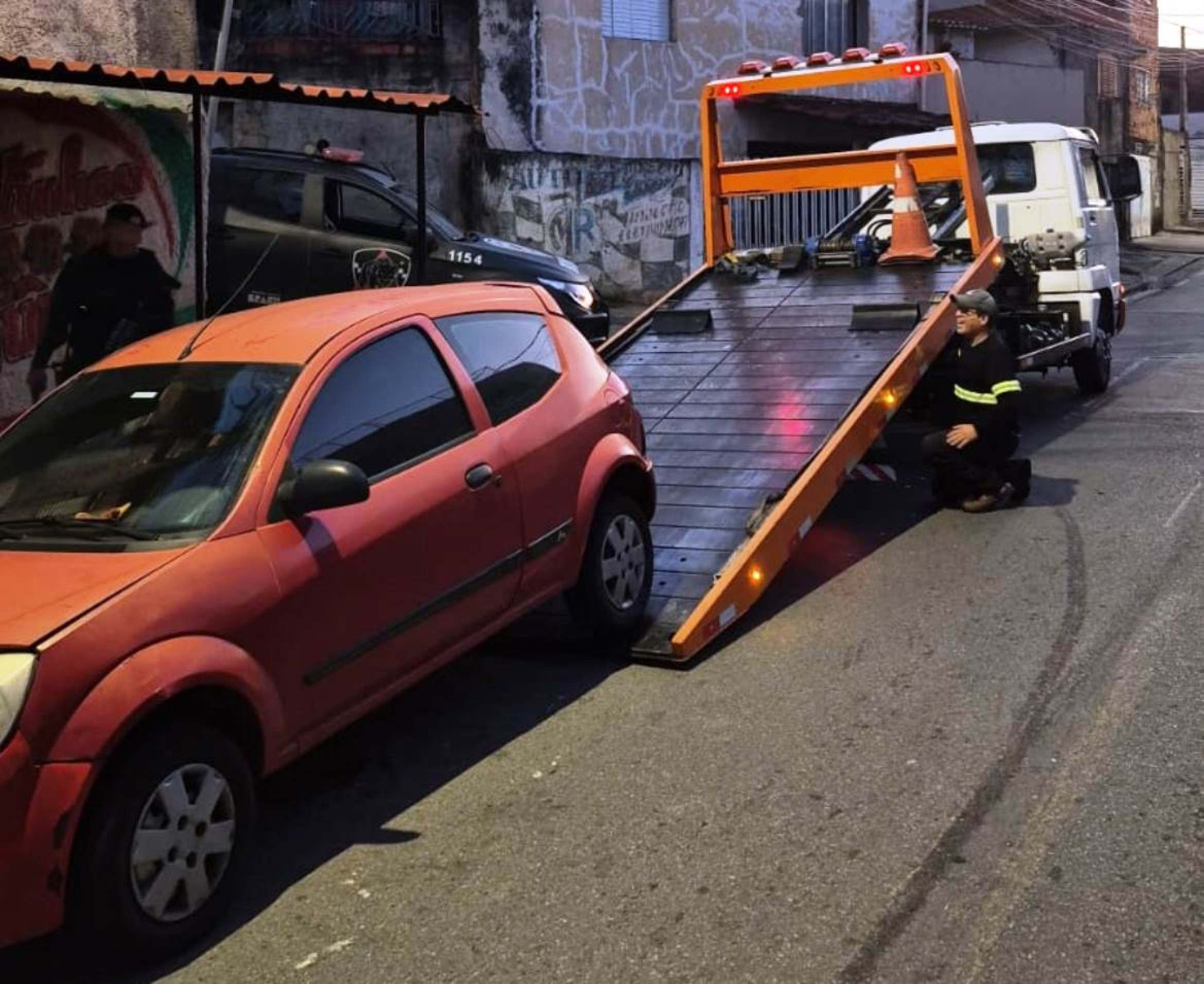 Carro foi guinchado para o pátio de apreensão