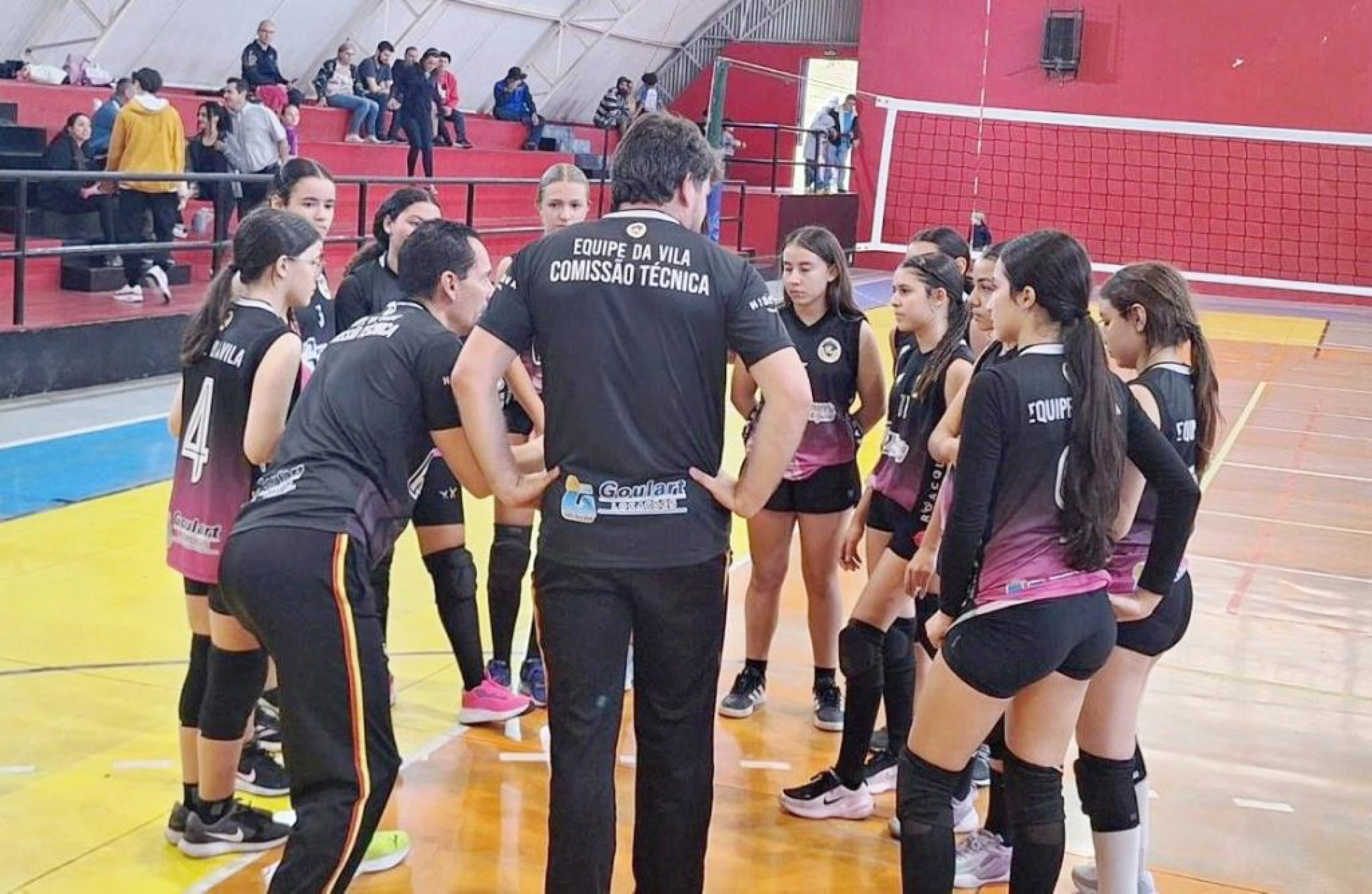 Times entram em quadra a partir das 9h