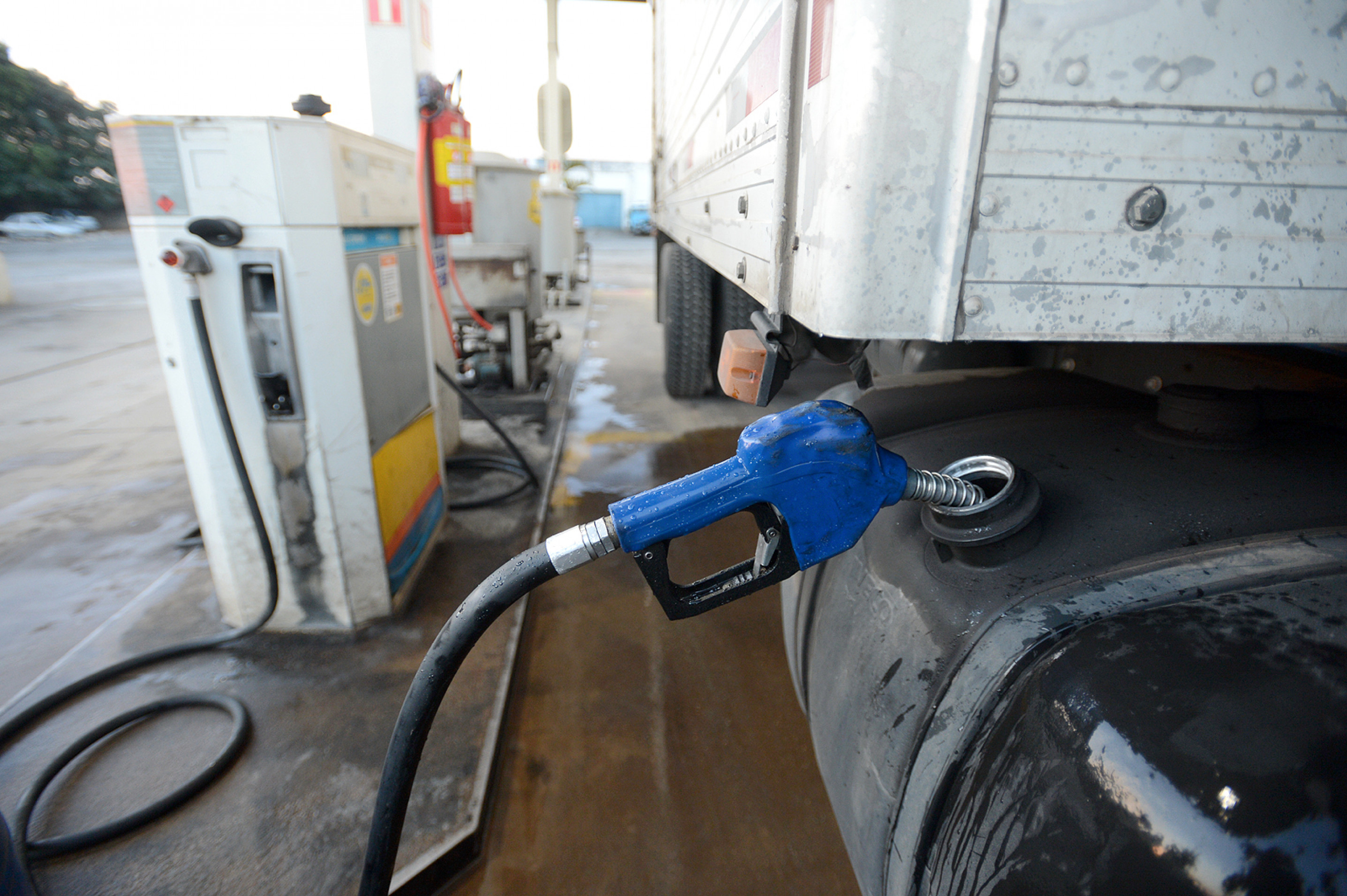 No óleo diesel, a proporção do biodiesel na mistura passará dos atuais 14% para 15%
