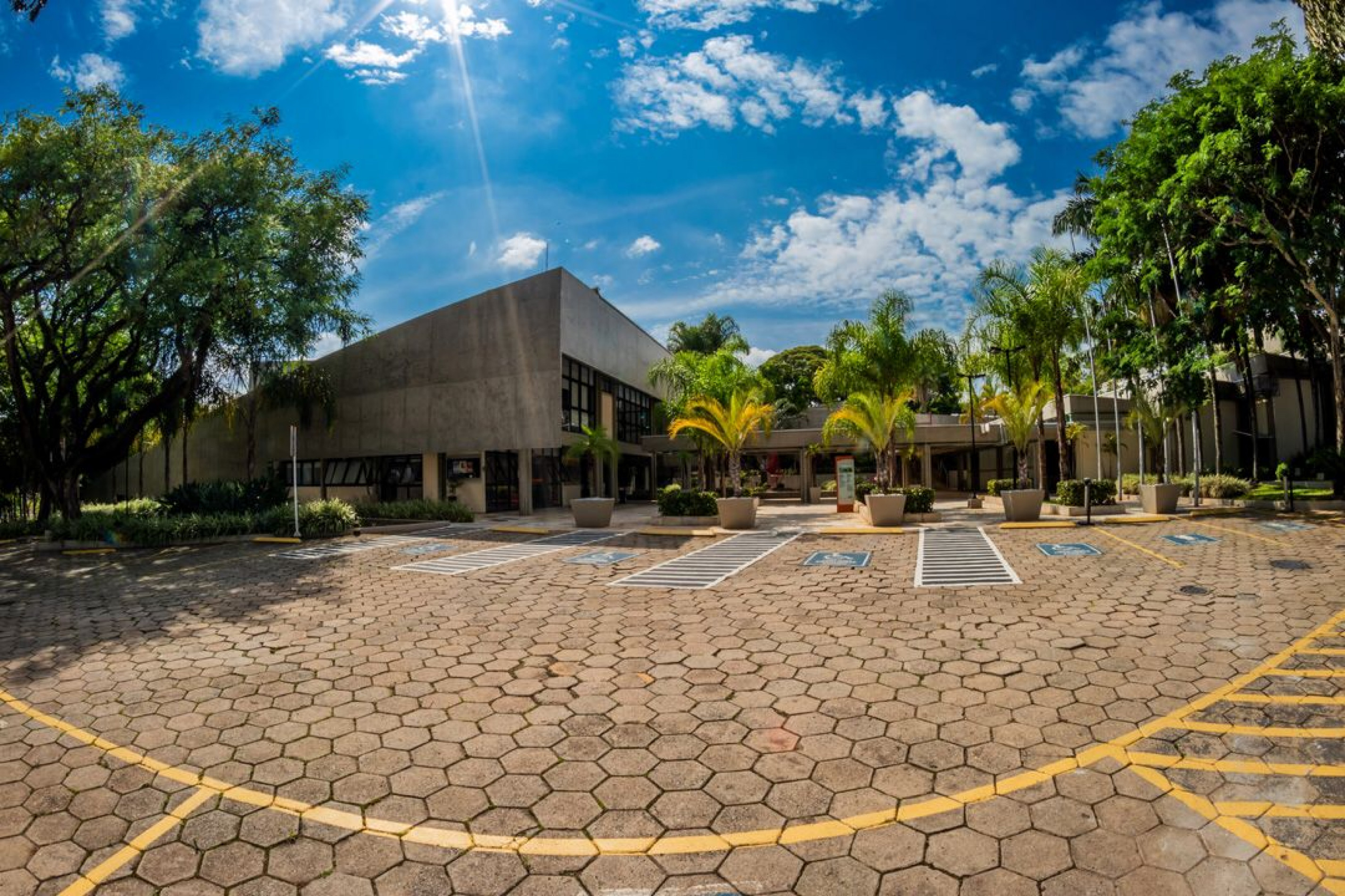 A unidade do Senac Sorocaba está localizada na rua Cel. Nogueira Padilha, na Vila Hortência