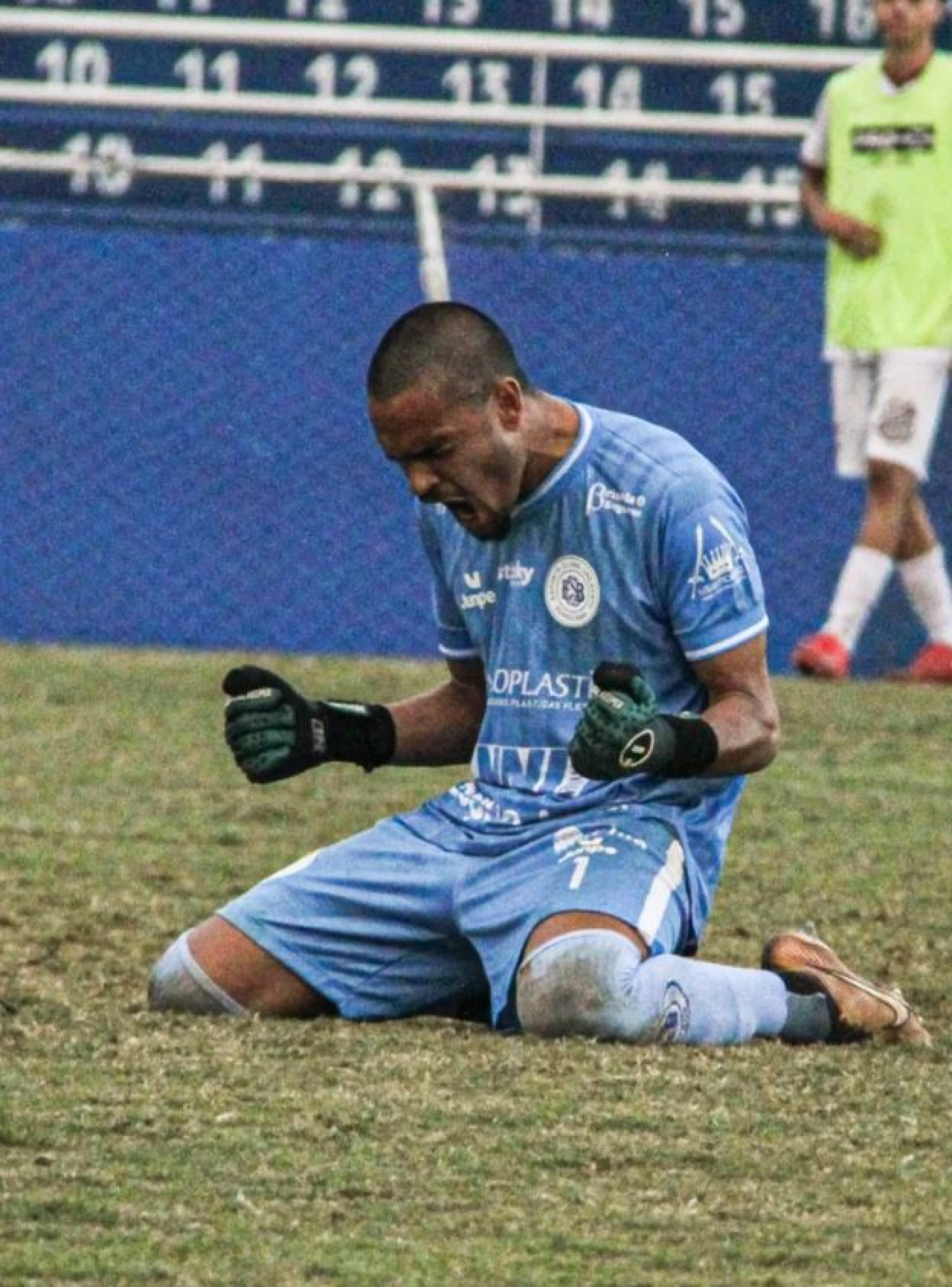 A vitória foi muito comemorada pelo goleiro Vitor Alvarenga