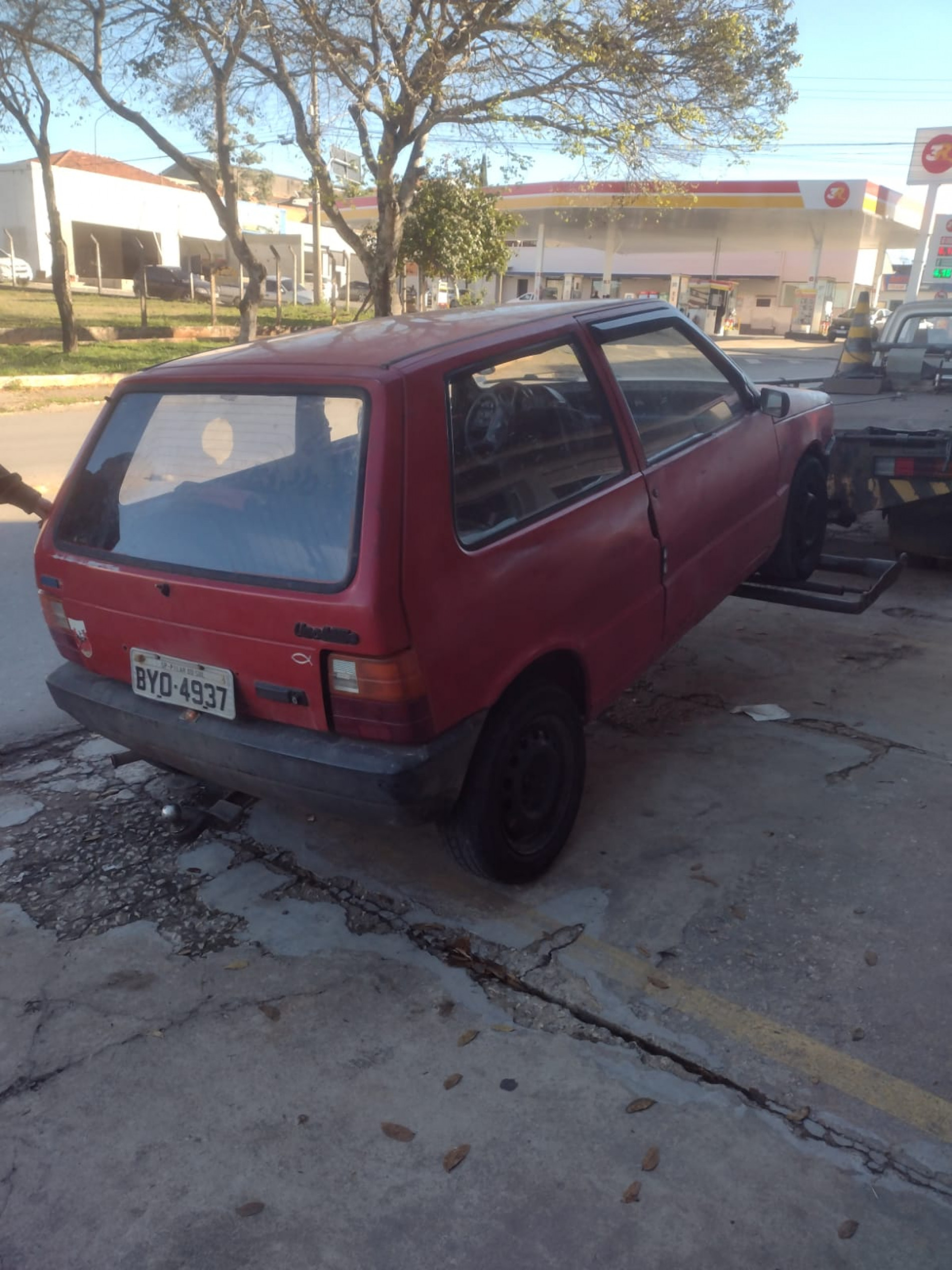 O veículo estava com o licenciamento atrasado