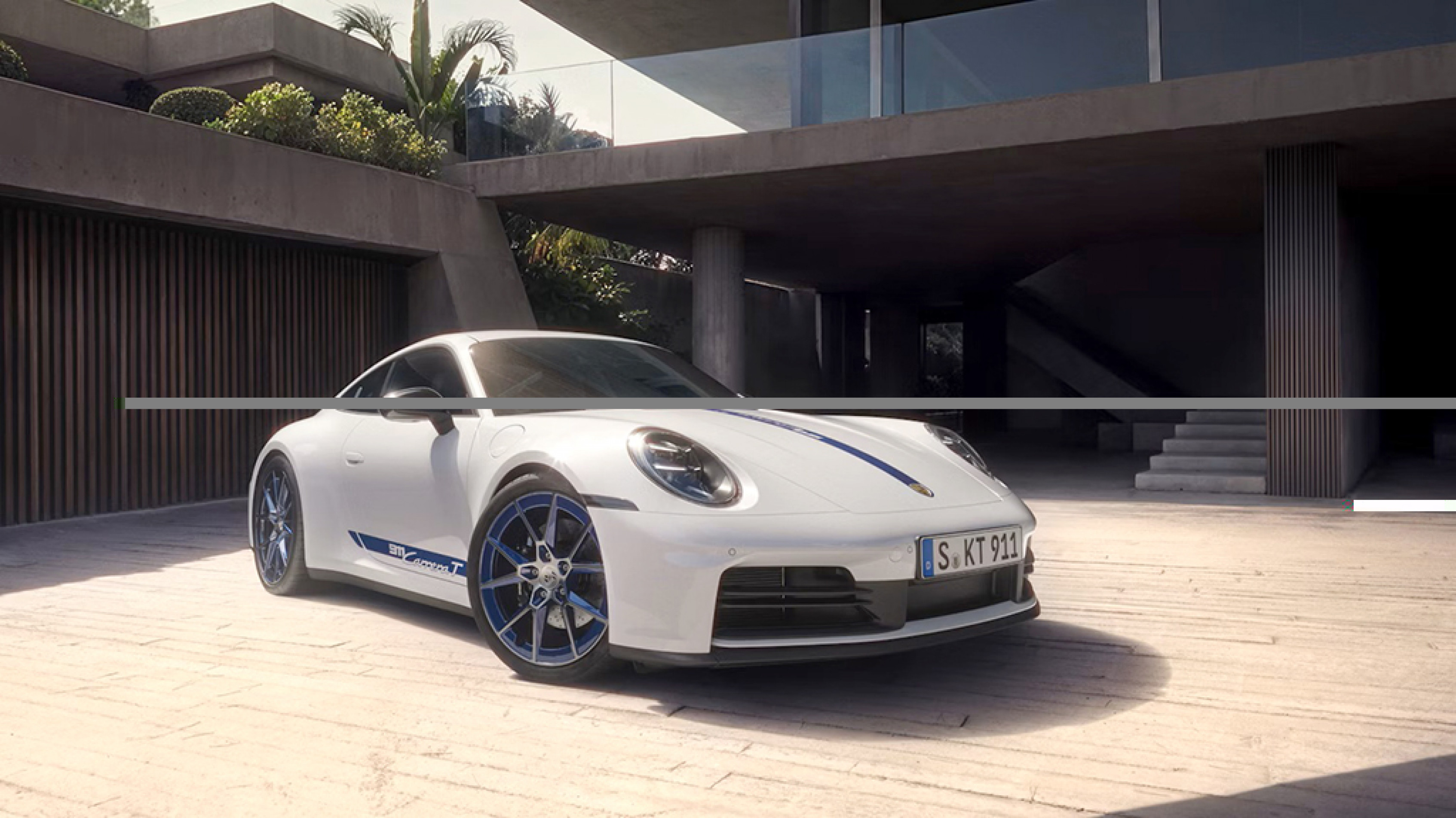 Carrera T traz a clássica caixa de câmbio manual de seis marchas de série e o motor biturbo, 3-litros
