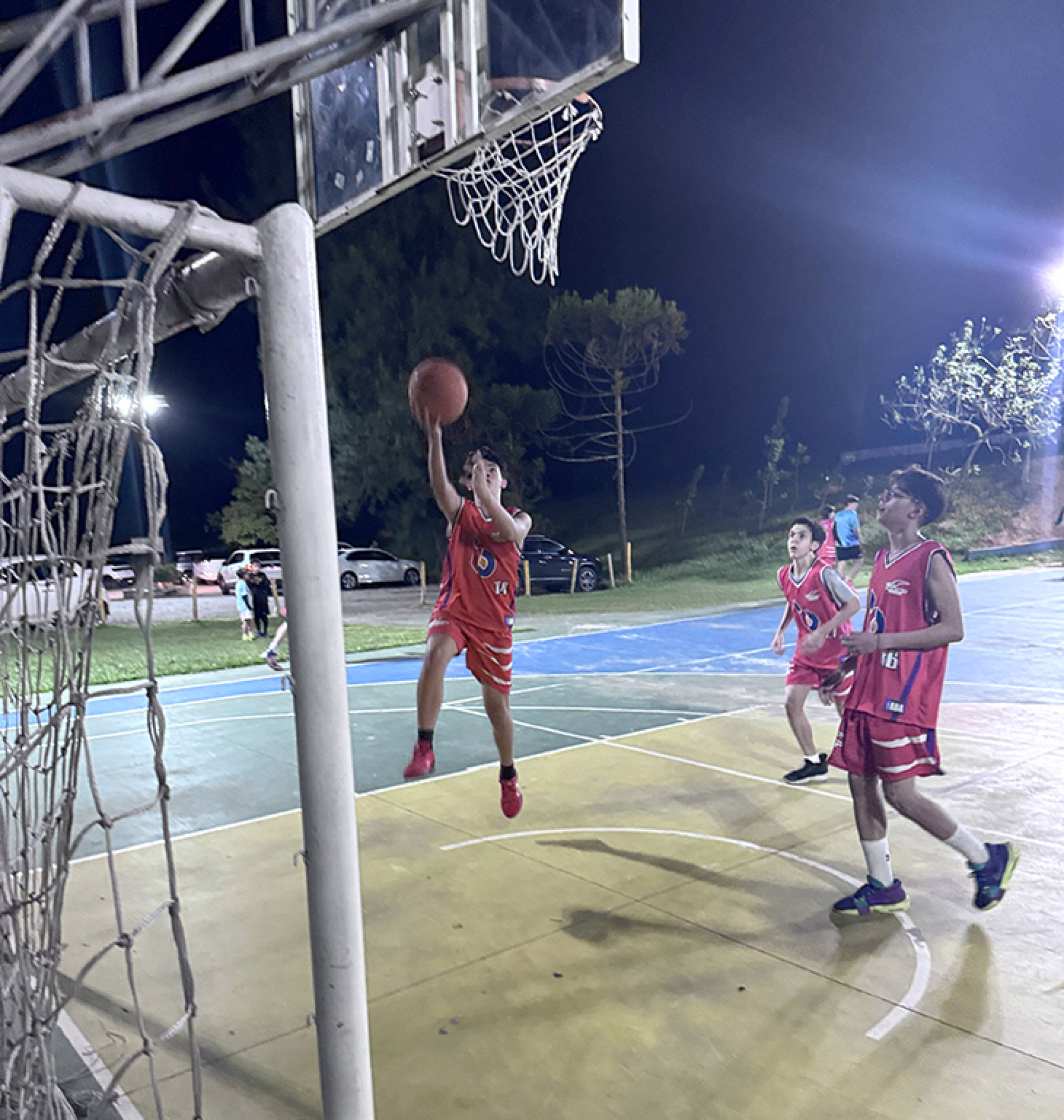 Atualmente, 110 crianças e adolescentes integram o projeto: meninos e meninas a partir de 4 anos
