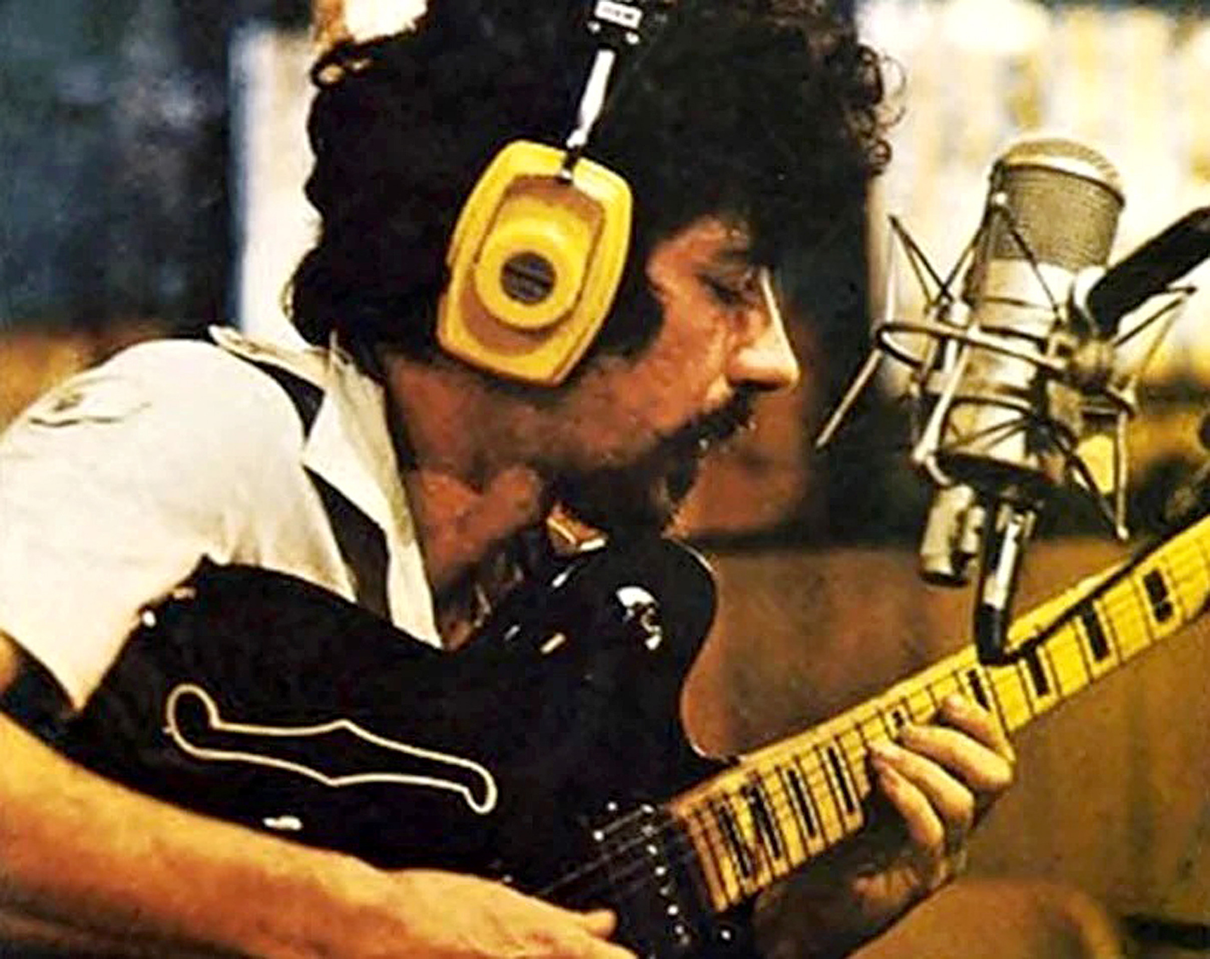 Cantor e compositor completaria 80 anos no sábado
