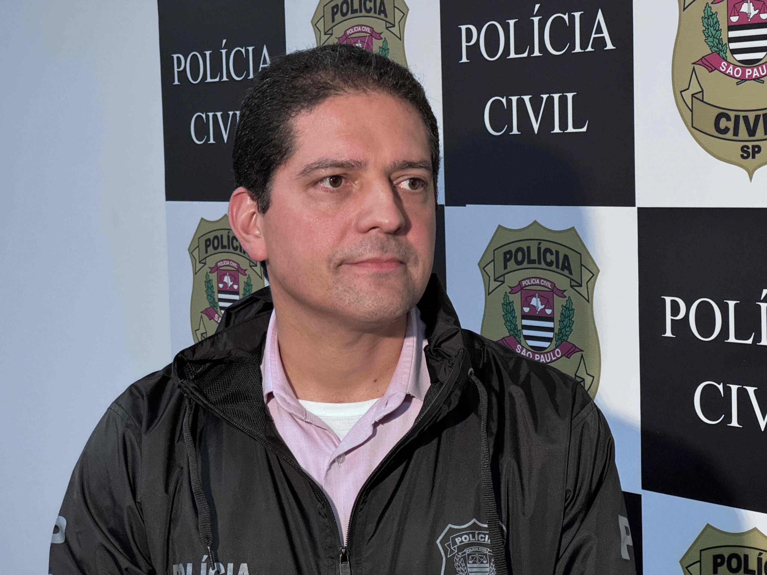 Delegado Camilo Veiga falou sobre o esclarecimento do crime
