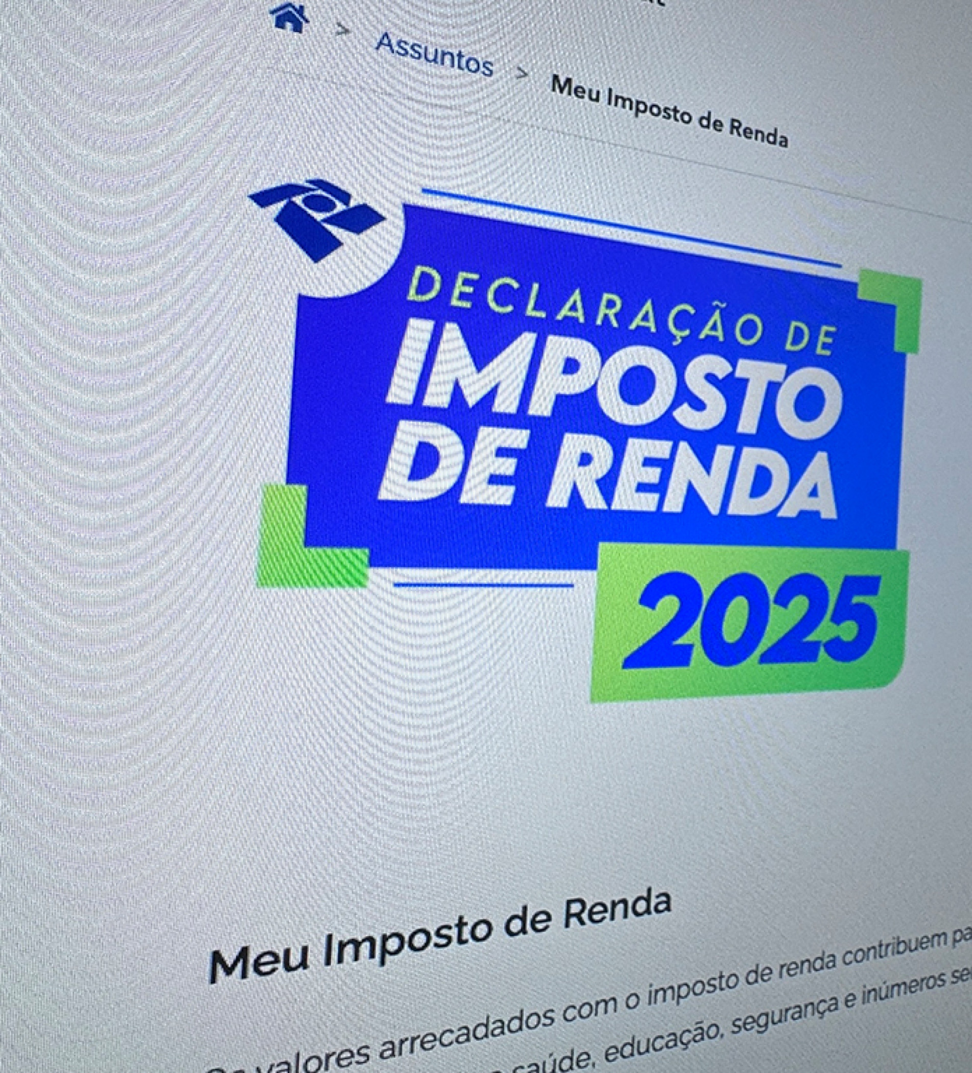 Idosos e professores têm prioridade
