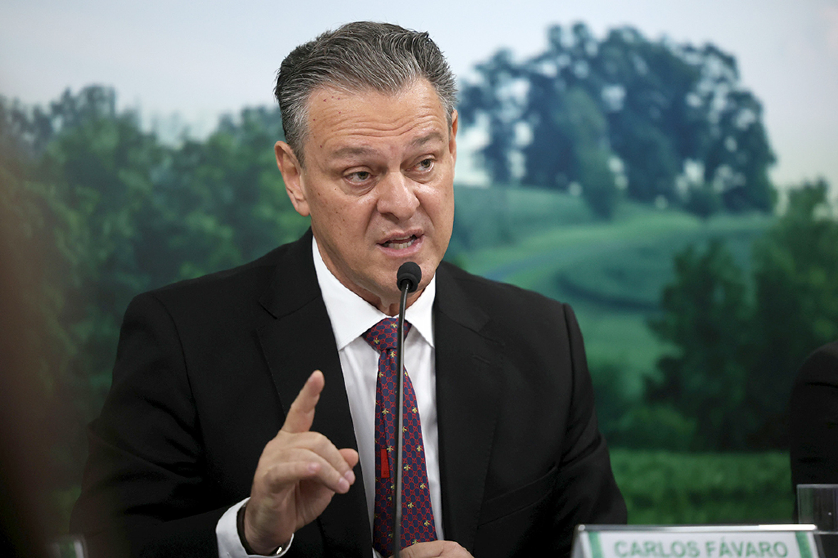 Ministro da Agricultura reclamou que os juros estão altos 
