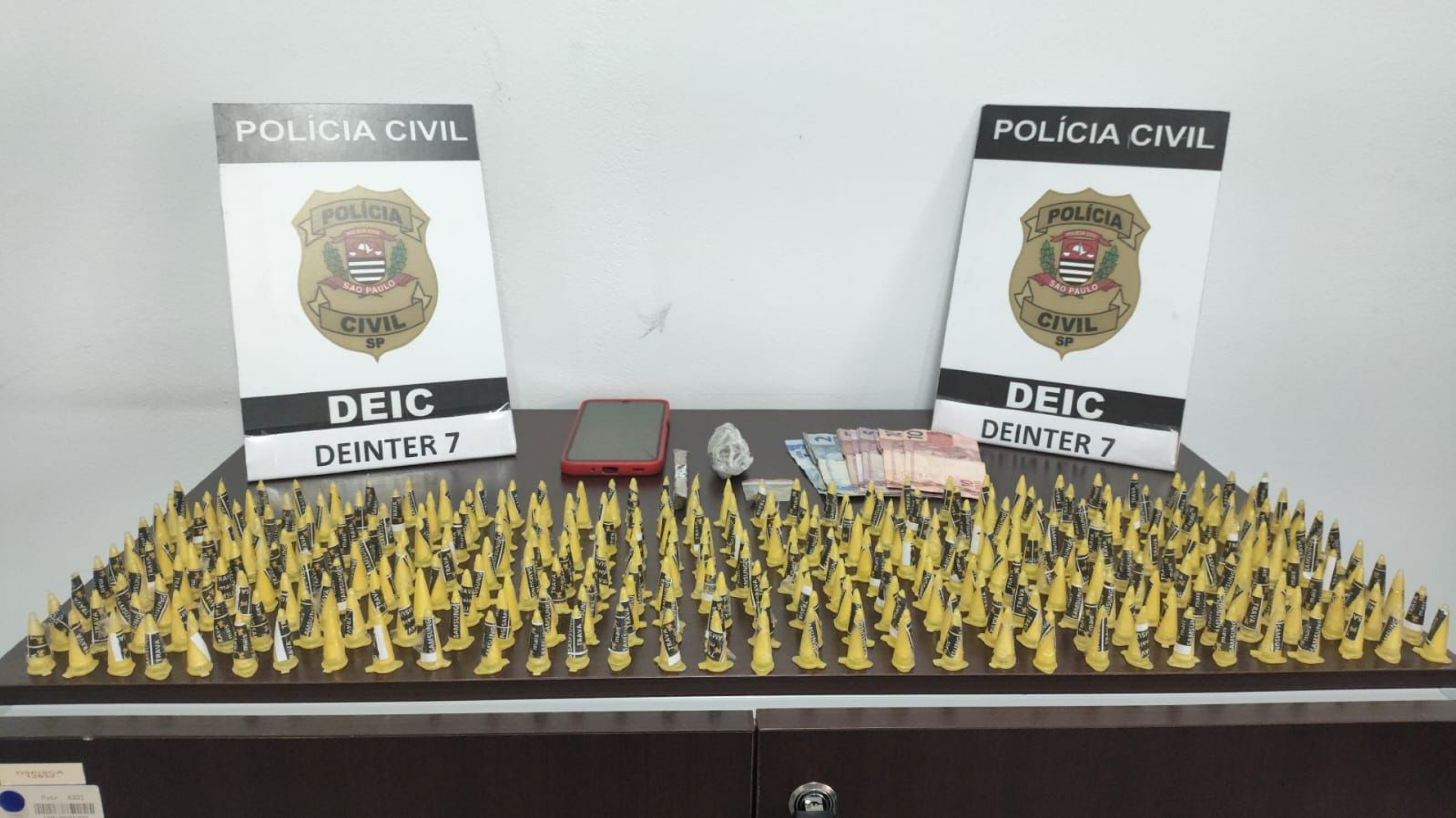 O suspeito foi levado à sede da Deic e permanece à disposição da Justiça