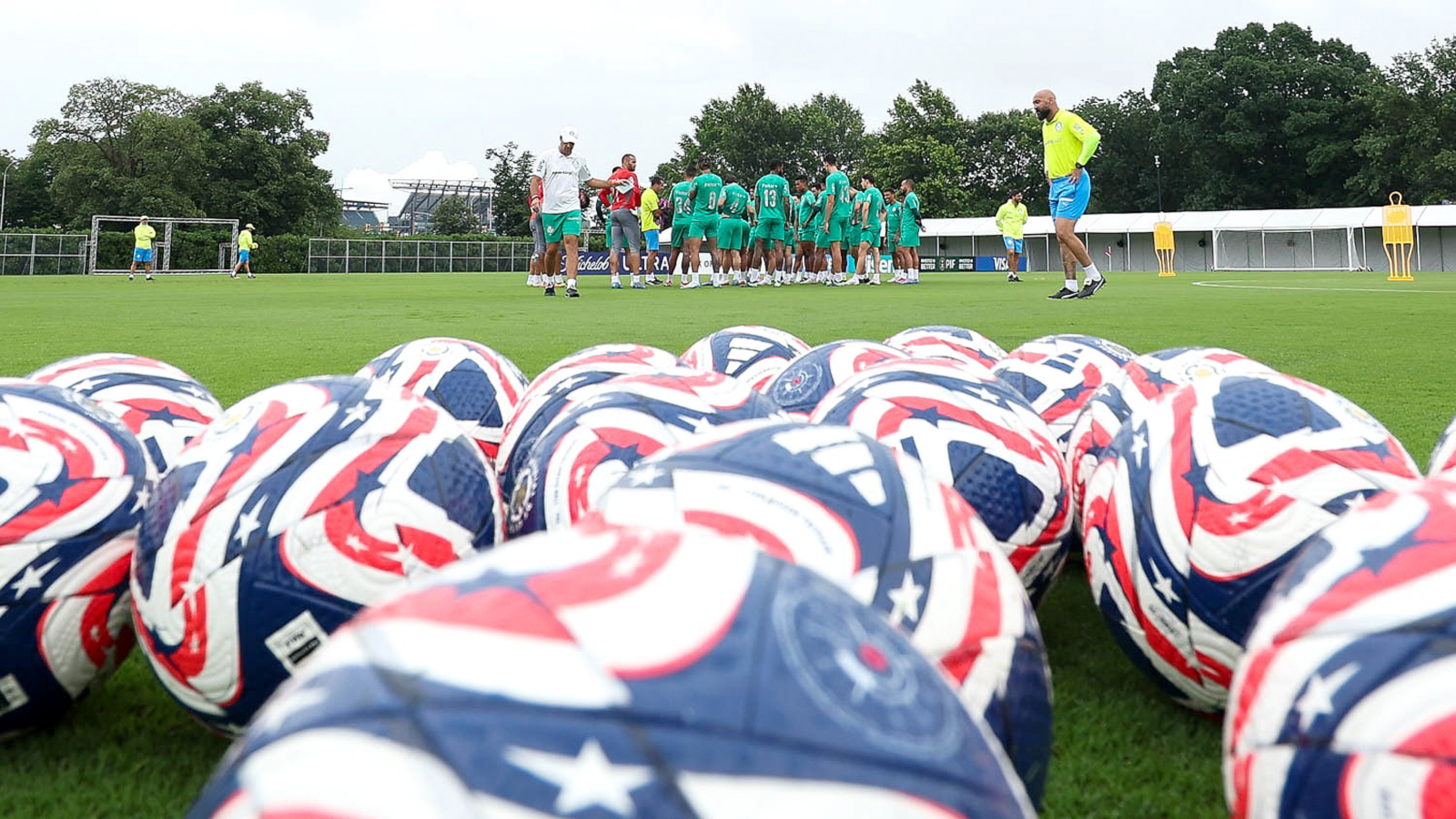 Verdão treina para enfrentar o Chelsea, 
amanhã à noite, pelas quartas de final