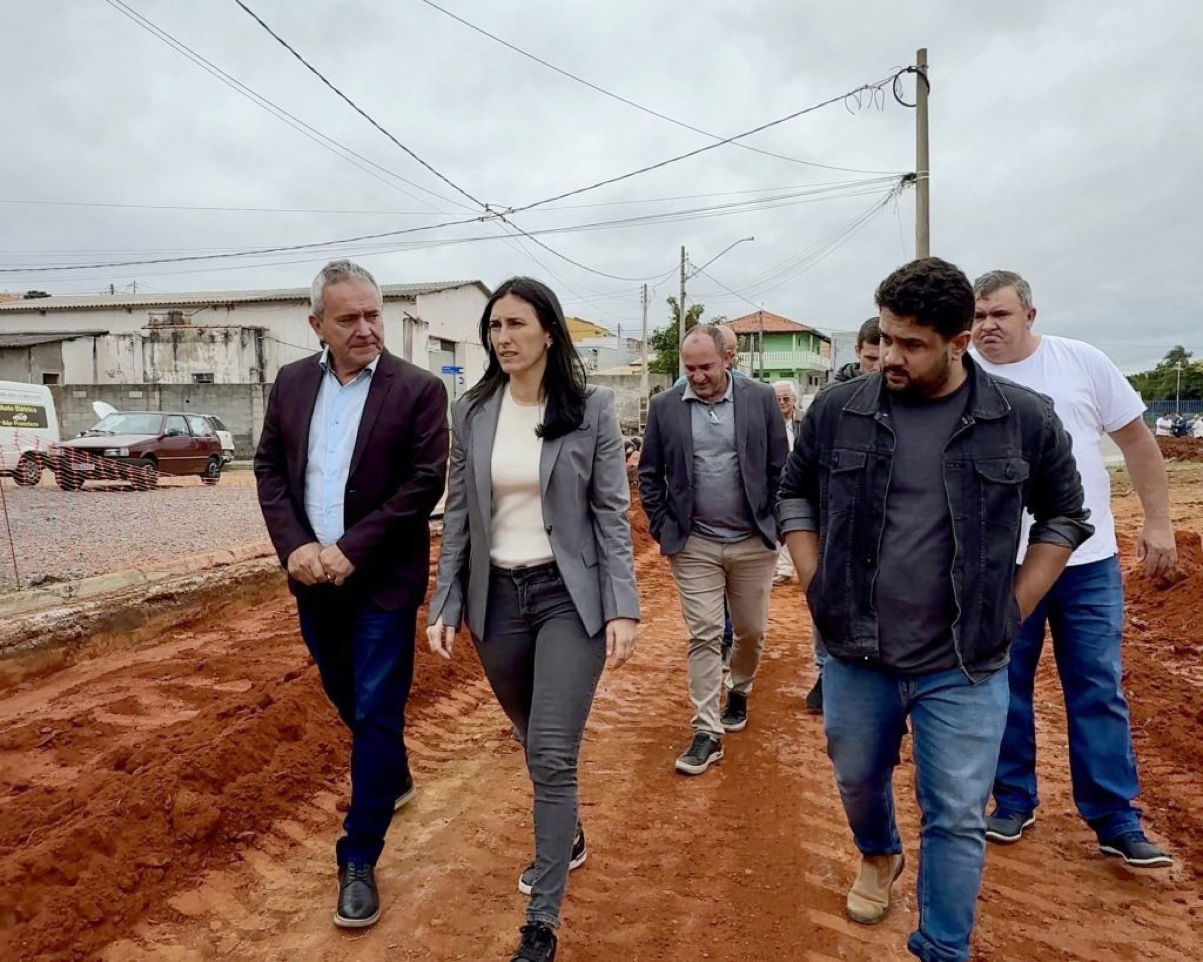 Secretária de Meio Ambiente, Infraestrutura e Logística esteve em Capela do Alto e Araçoiaba