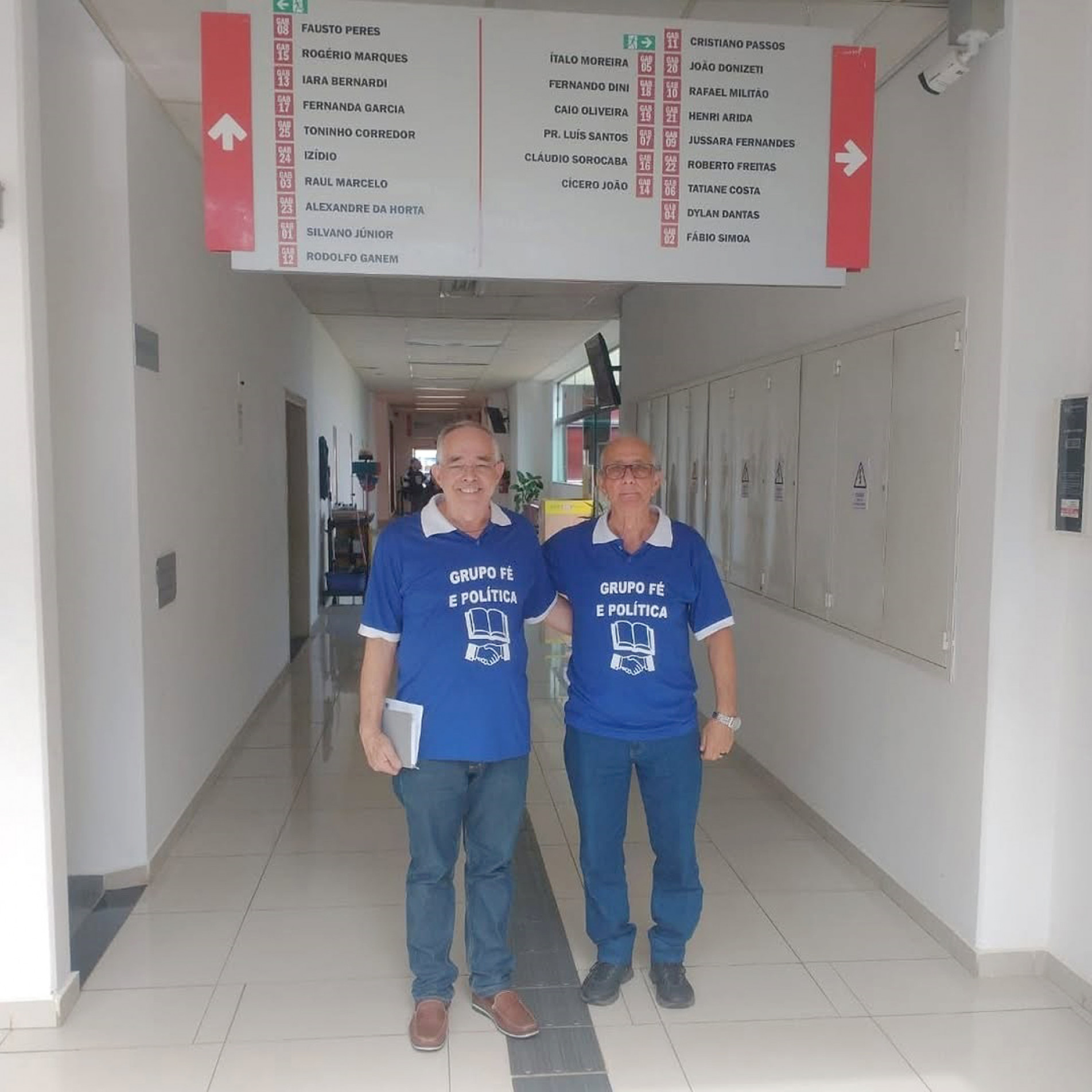 Carlos Leite e João Batista visitam os 25 gabinetes da Câmara: 
os pobres são os mais prejudicados
