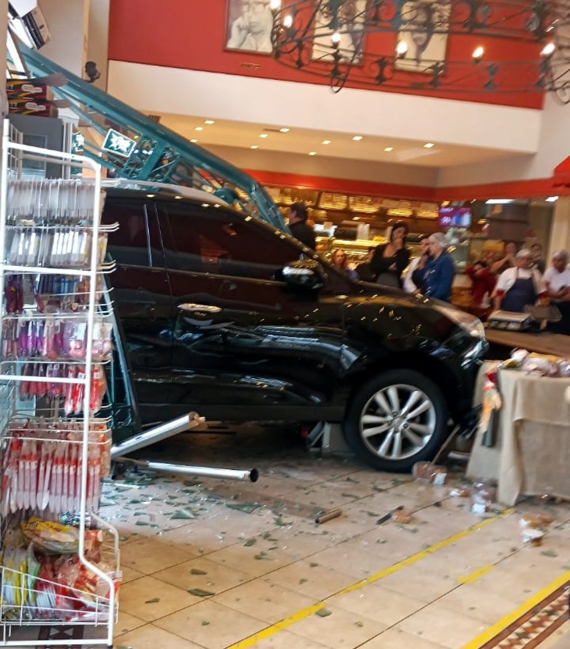 Ocorrência foi atendida pelo Corpo de Bombeiros e pela Polícia Militar