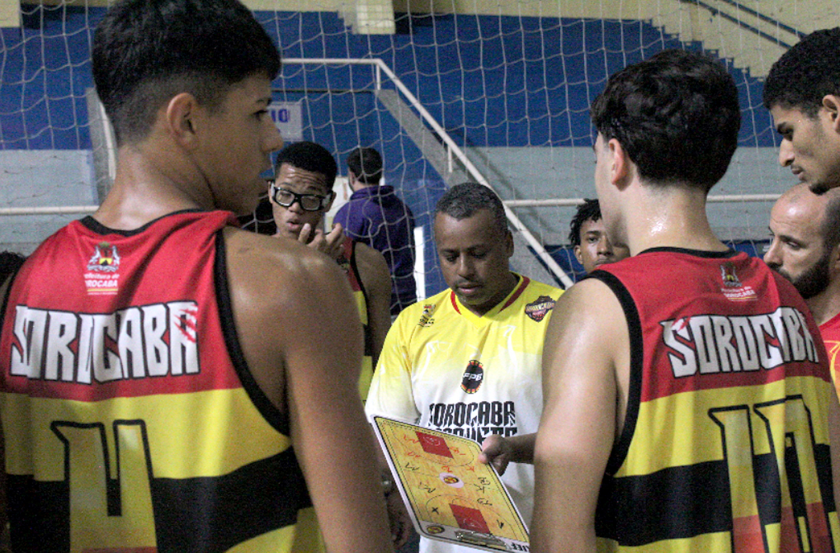 João Henrique Ribeiro orienta jogadores: quarto colocado na Copa São Paulo 
