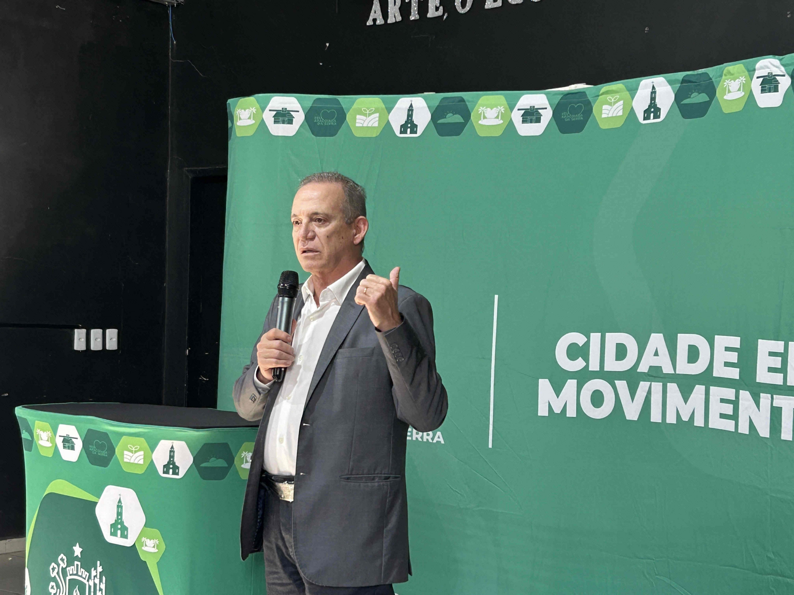 Secretário de Desenvolvimento do Estado discute plano de desenvolvimento regional em Araçoiaba da Serra