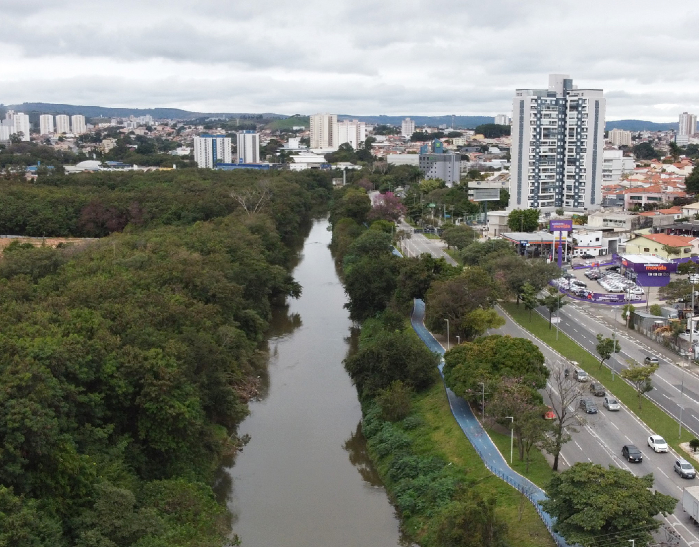 Parque ao longo do rio Sorocaba, previsto em lei municipal, ainda não foi implantado 
