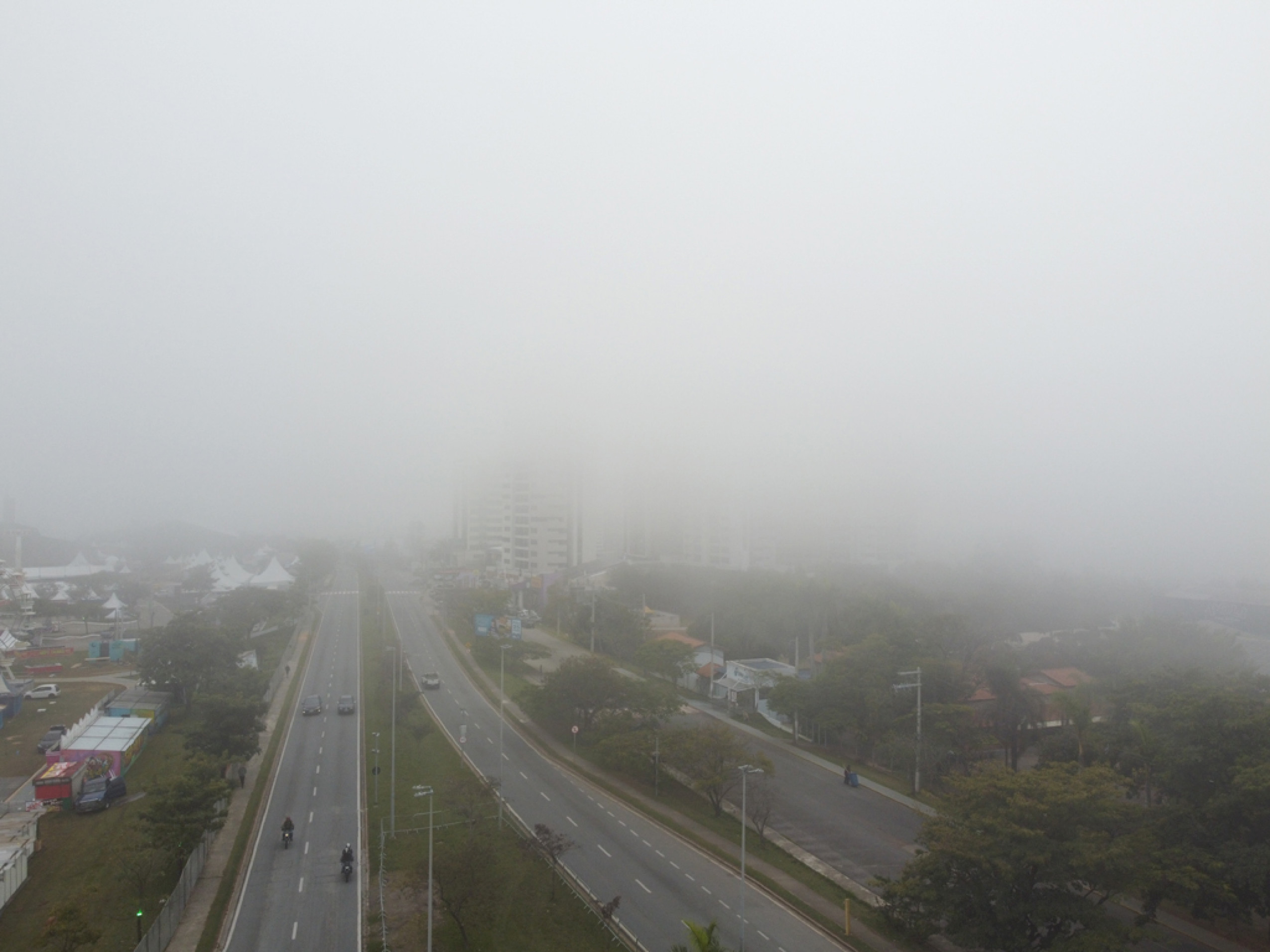 Névoas cobriram algumas partes de Sorocaba ontem de manhã. Defesa Civil alerta para a perda de visibilidade 
