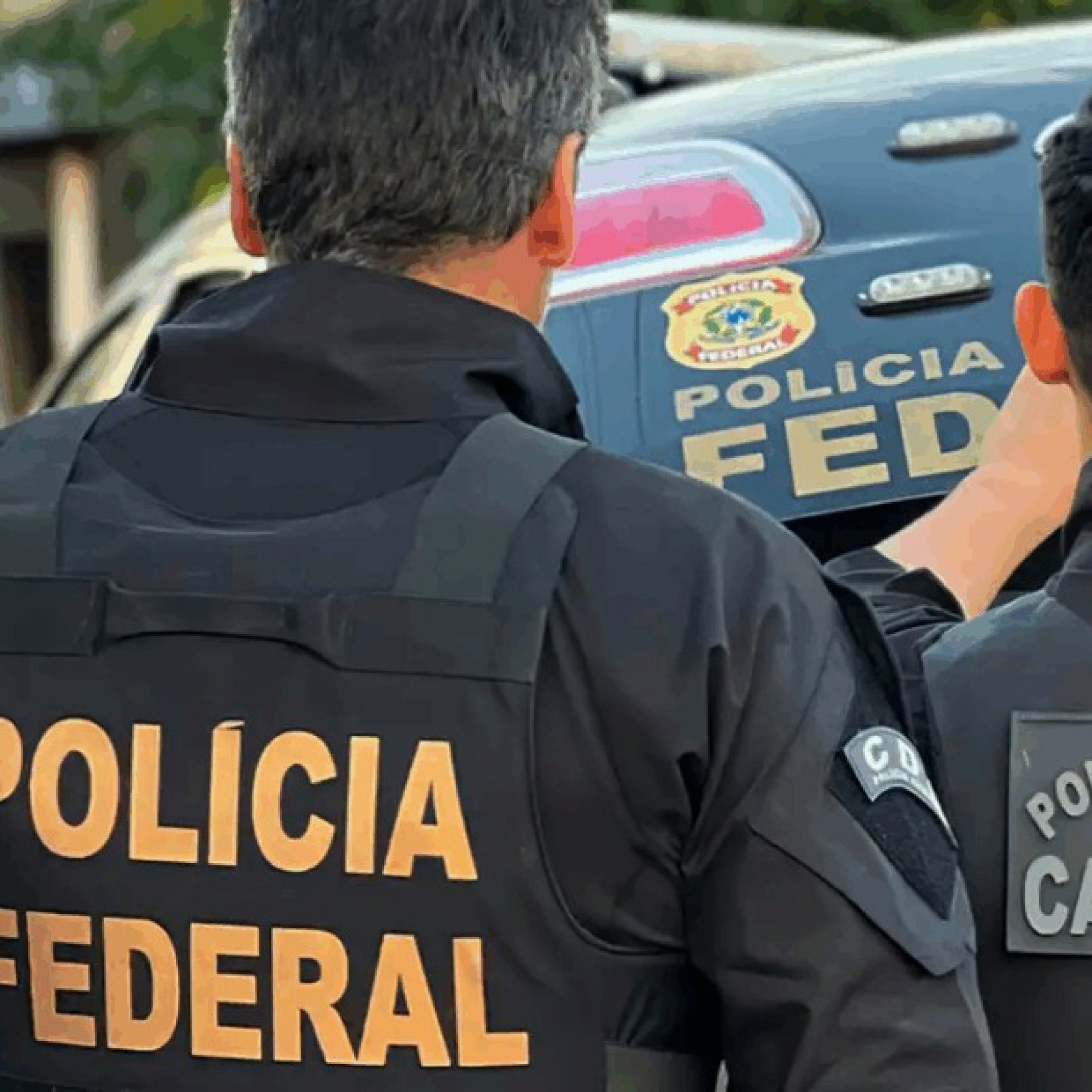 A corporação cumpre, ao todo, 15 mandados de busca e apreensão expedidos pelo Supremo Tribunal Federal