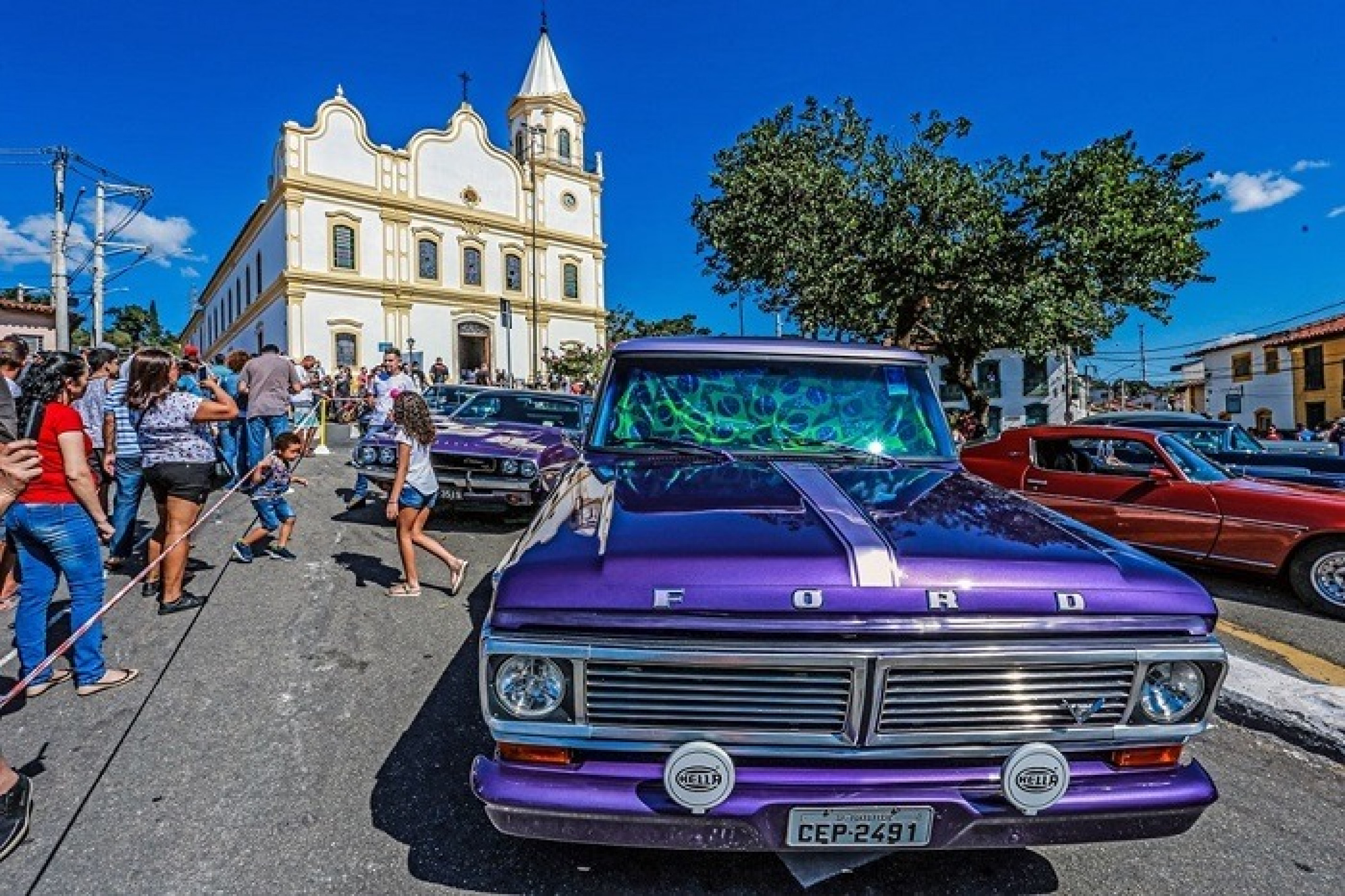 Município promove o Encontro de Antigomobilismo no Centro Histórico

