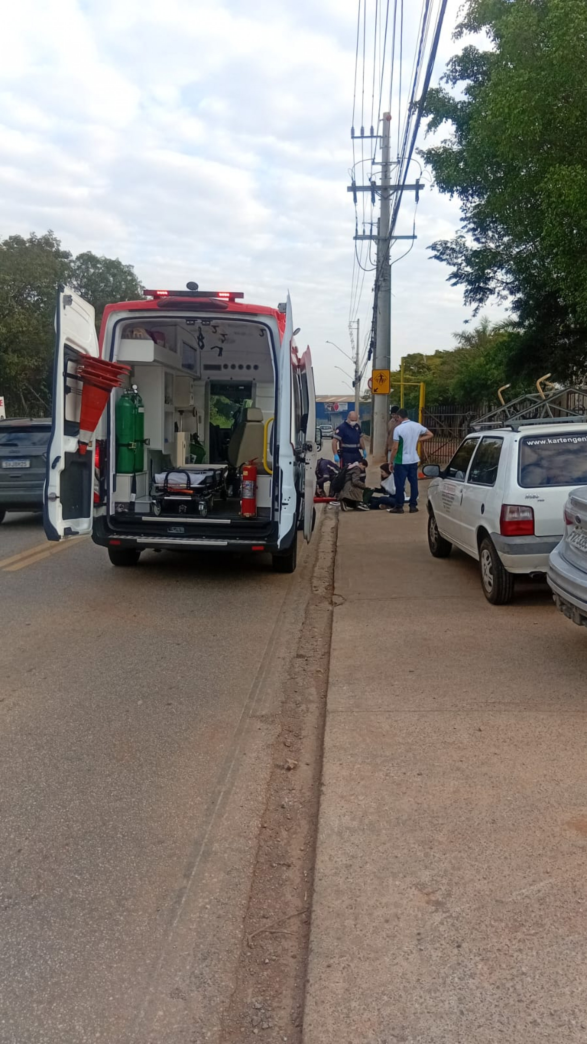 Vítima foi socorrida pelo Serviço de Atendimento Móvel de Urgência e levada para hospital particular