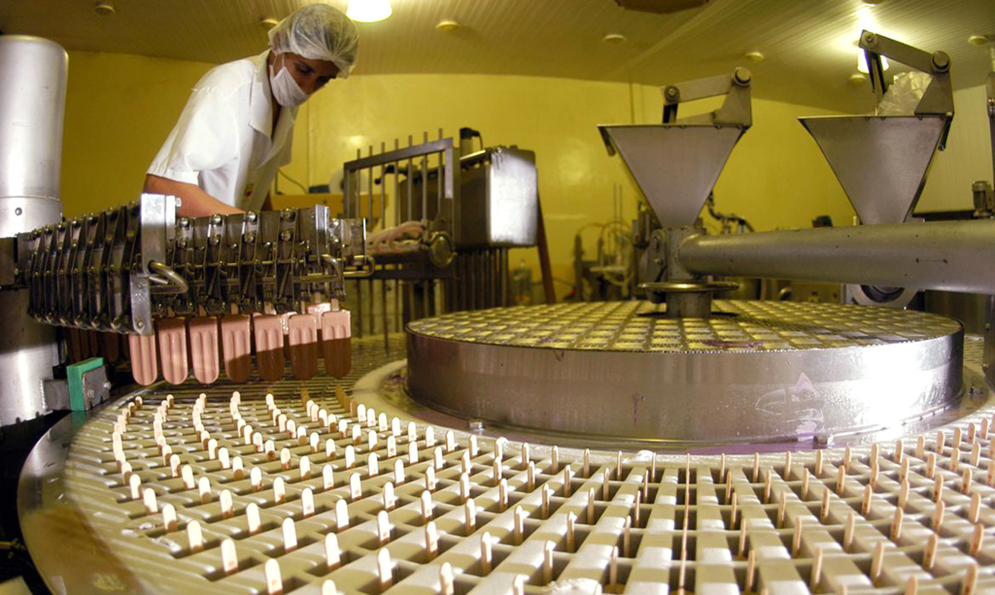 Recuo ocorreu em 9 de 15 locais pesquisados pelo IBGE
