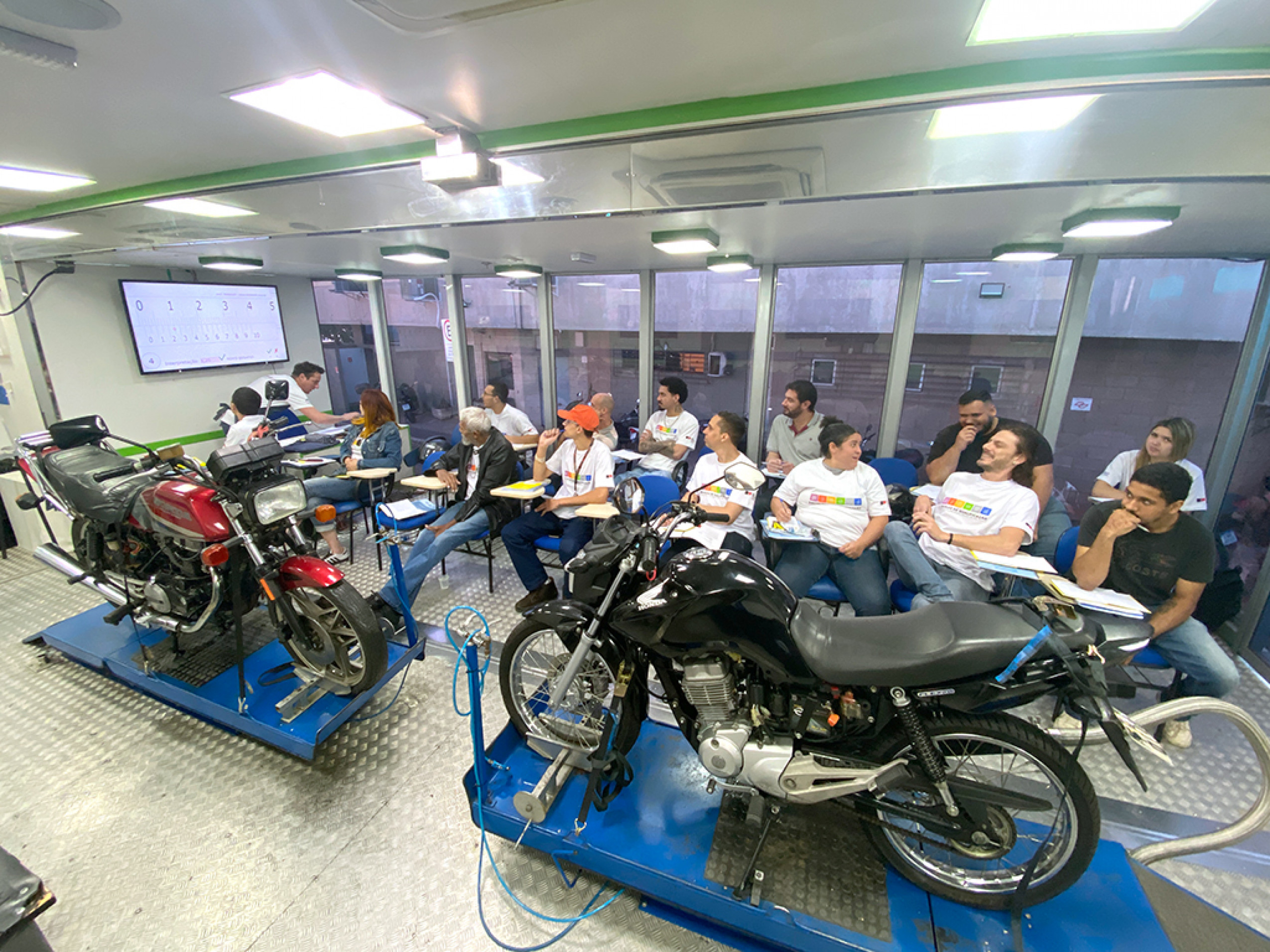 Cursos visam ampliar o acesso à qualificação e à geração de renda
