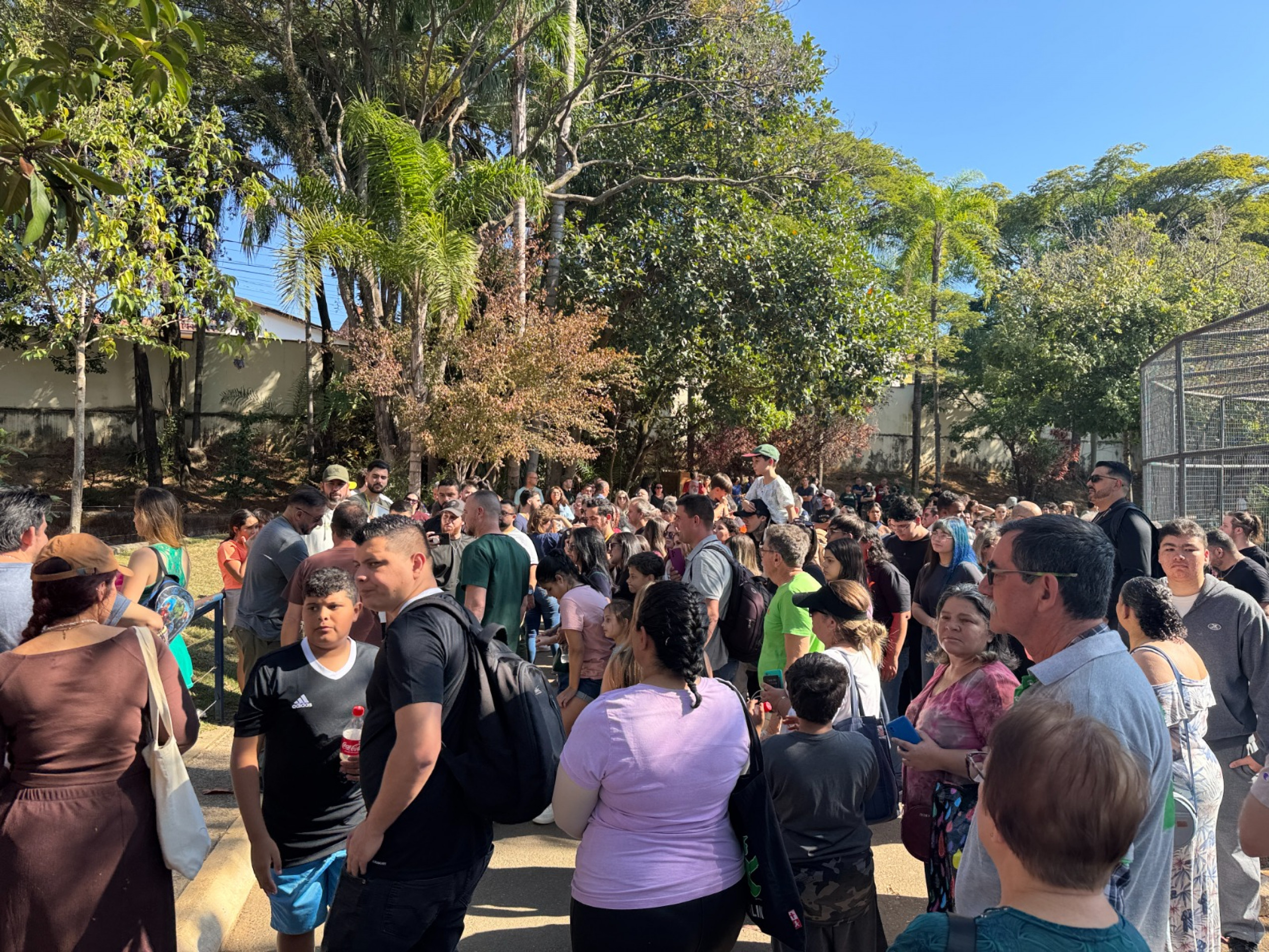 Moradores de Sorocaba e região também estiveram no Zoológico de Sorocaba na tarde desta quarta-feira (16)