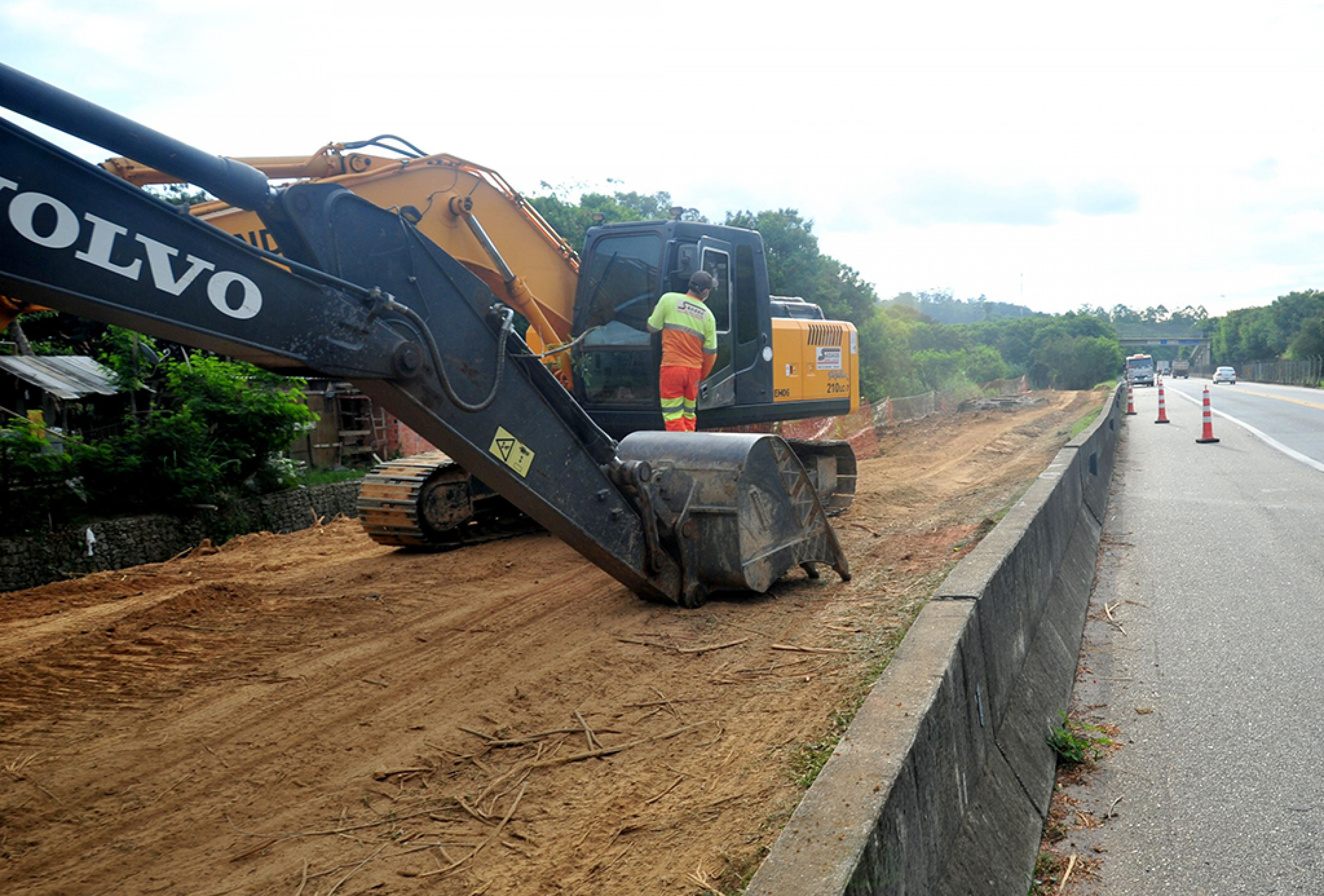 Há dispensa de estudo de impacto para obra em rodovias 
