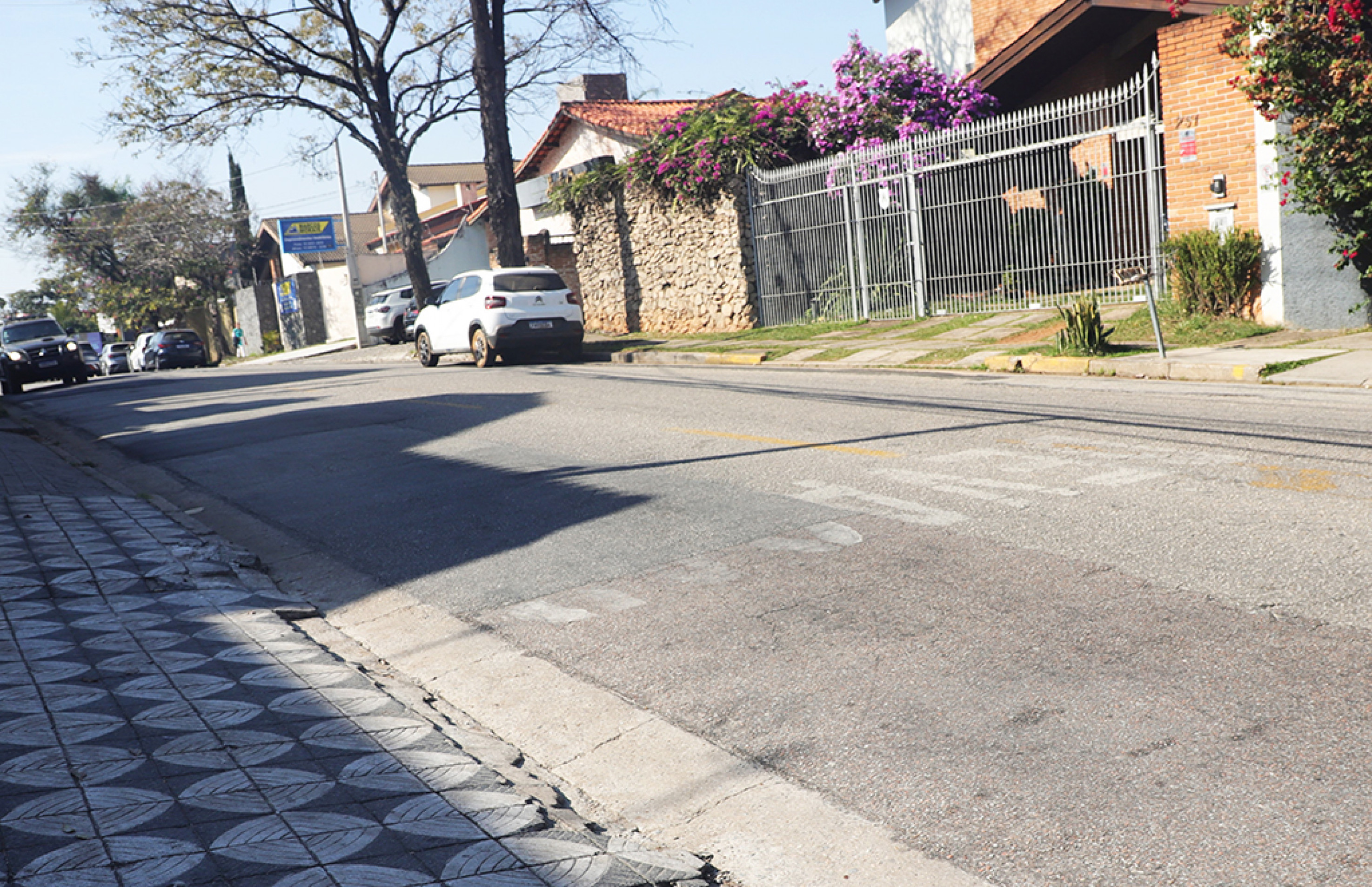 Pintura com o alerta de 