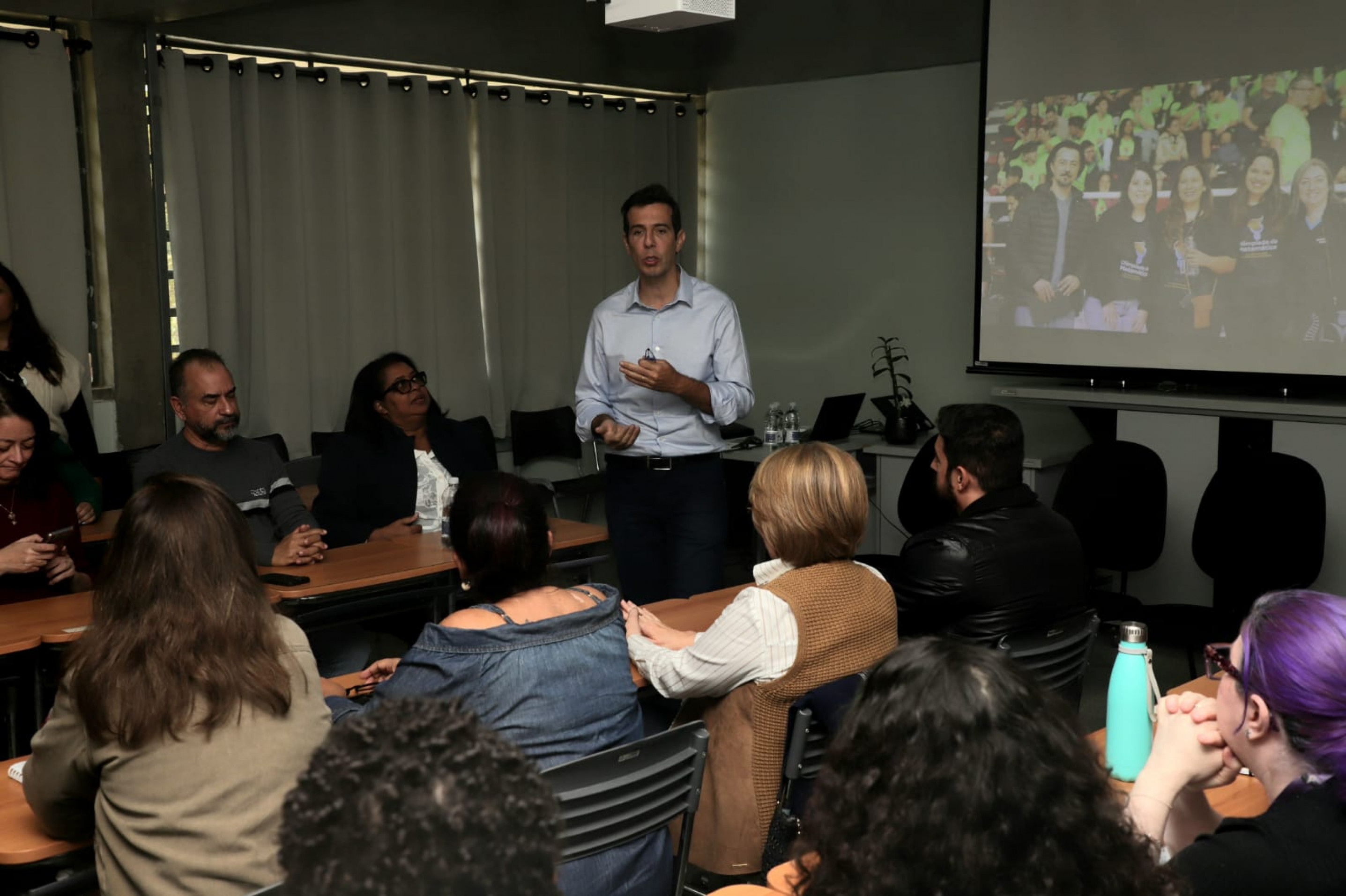Outro tema debatido pelo secretário foi a condição de trabalho dos professores da rede estadual