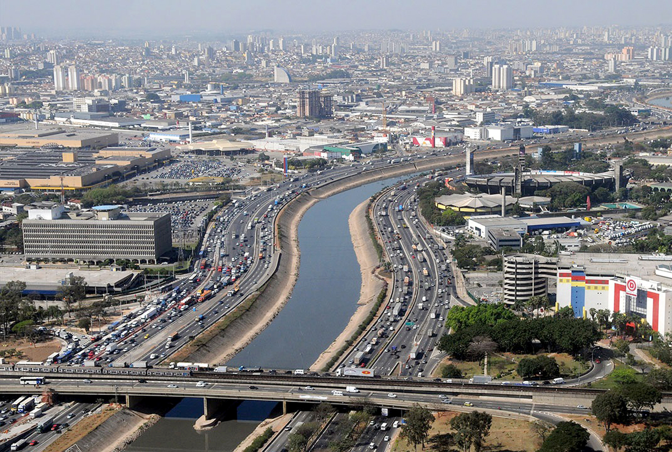Meta depende da ampliação do tratamento de esgoto
