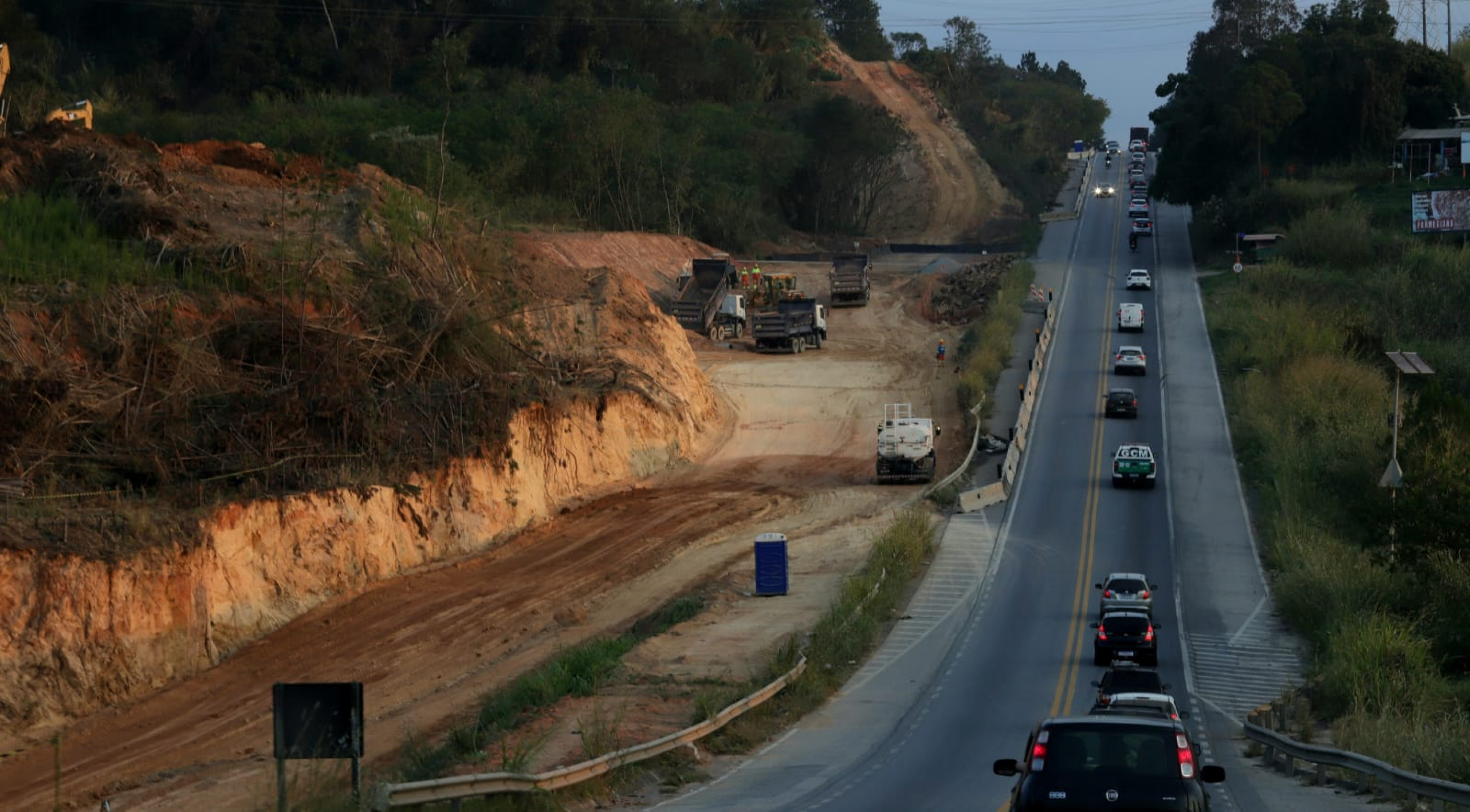 A previsão de conclusão é para o segundo semestre de 2026