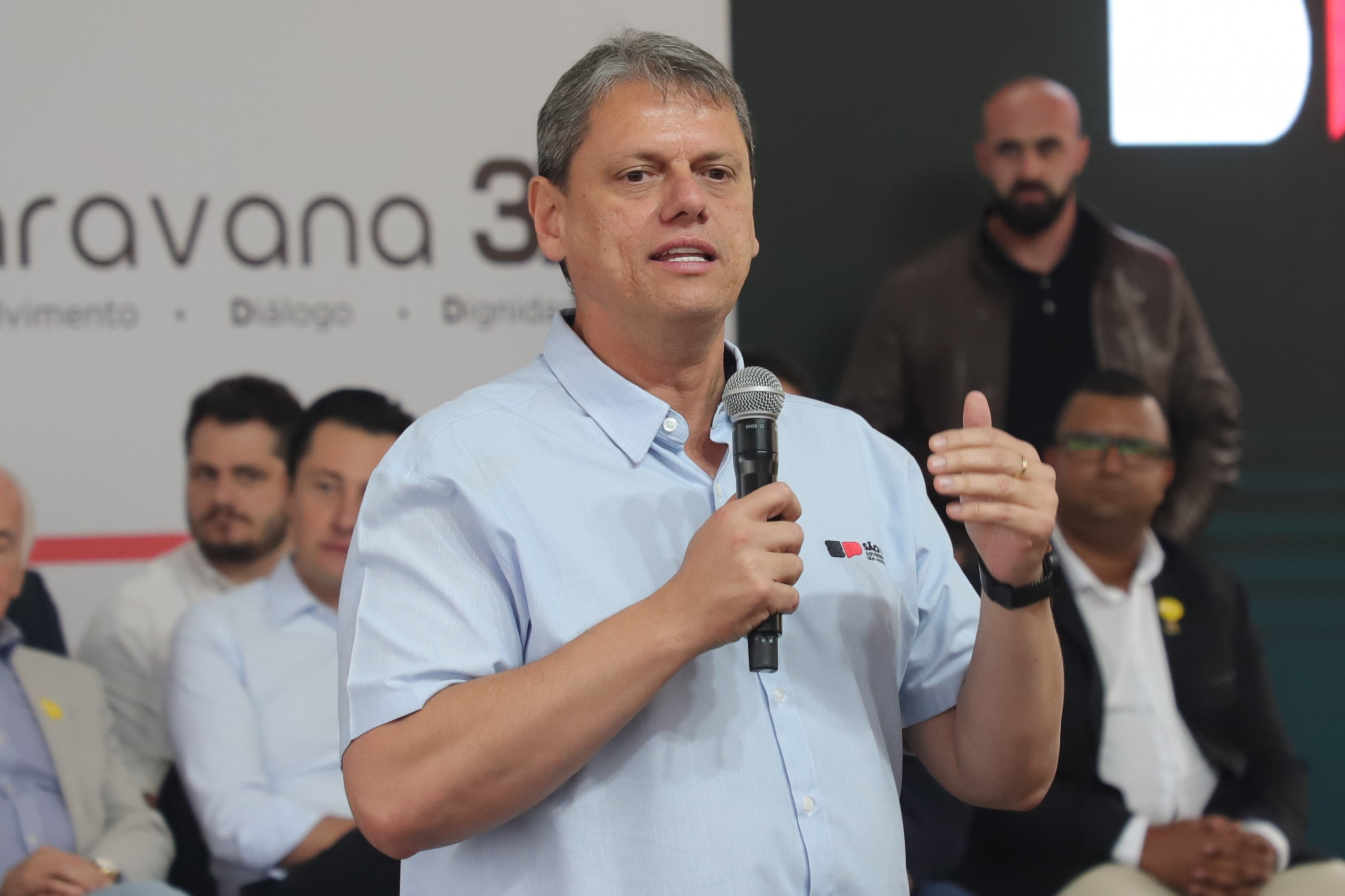 Segundo Tarcísio, em dois anos e sete meses, o governo entregou 61 mil unidades no Estado