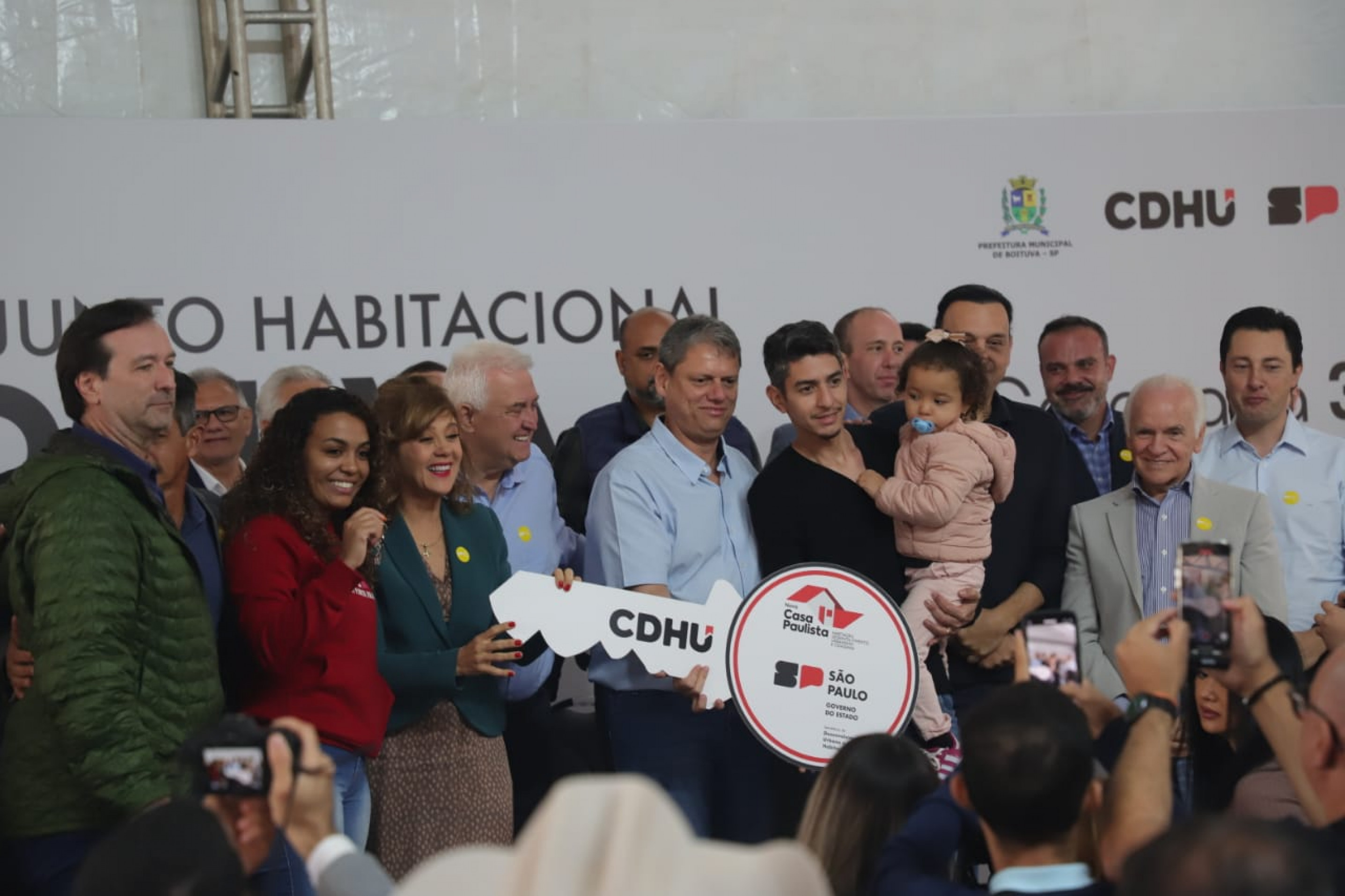 As moradias estão localizadas no bairro Água Branca