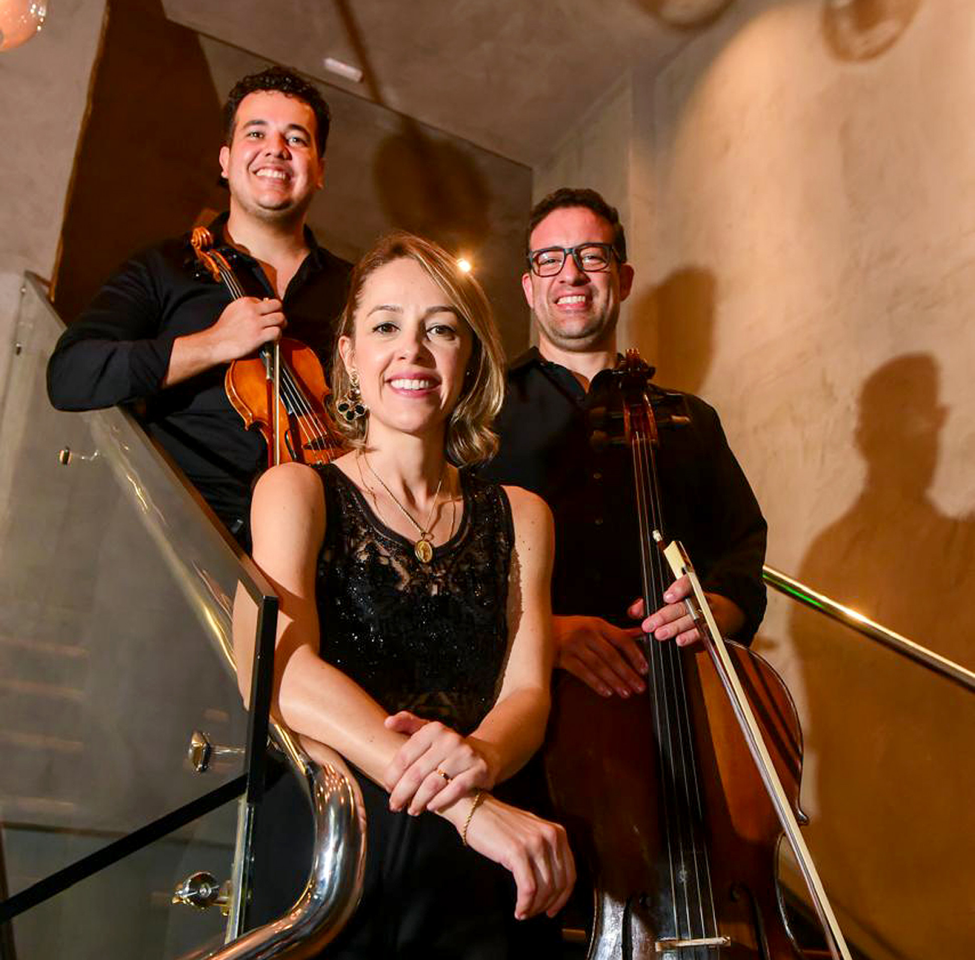 Cromatrio: Mariana Virgilli (piano), Rodrigo Mozart (violino) e Tulio Pires (violoncelo). 