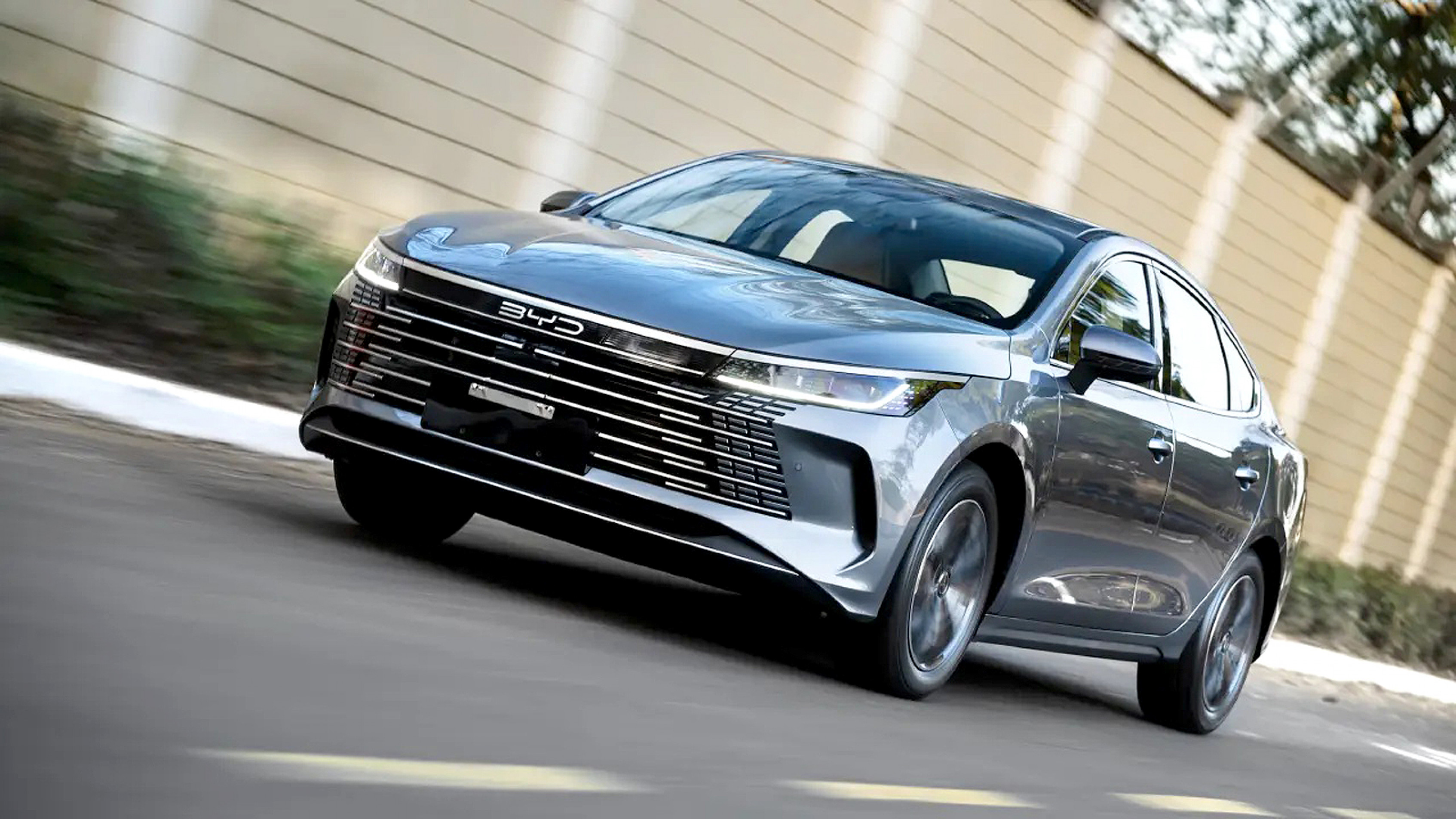 Sedã médio-compacto King será desenvolvido com colaboração de engenheiros brasileiros
