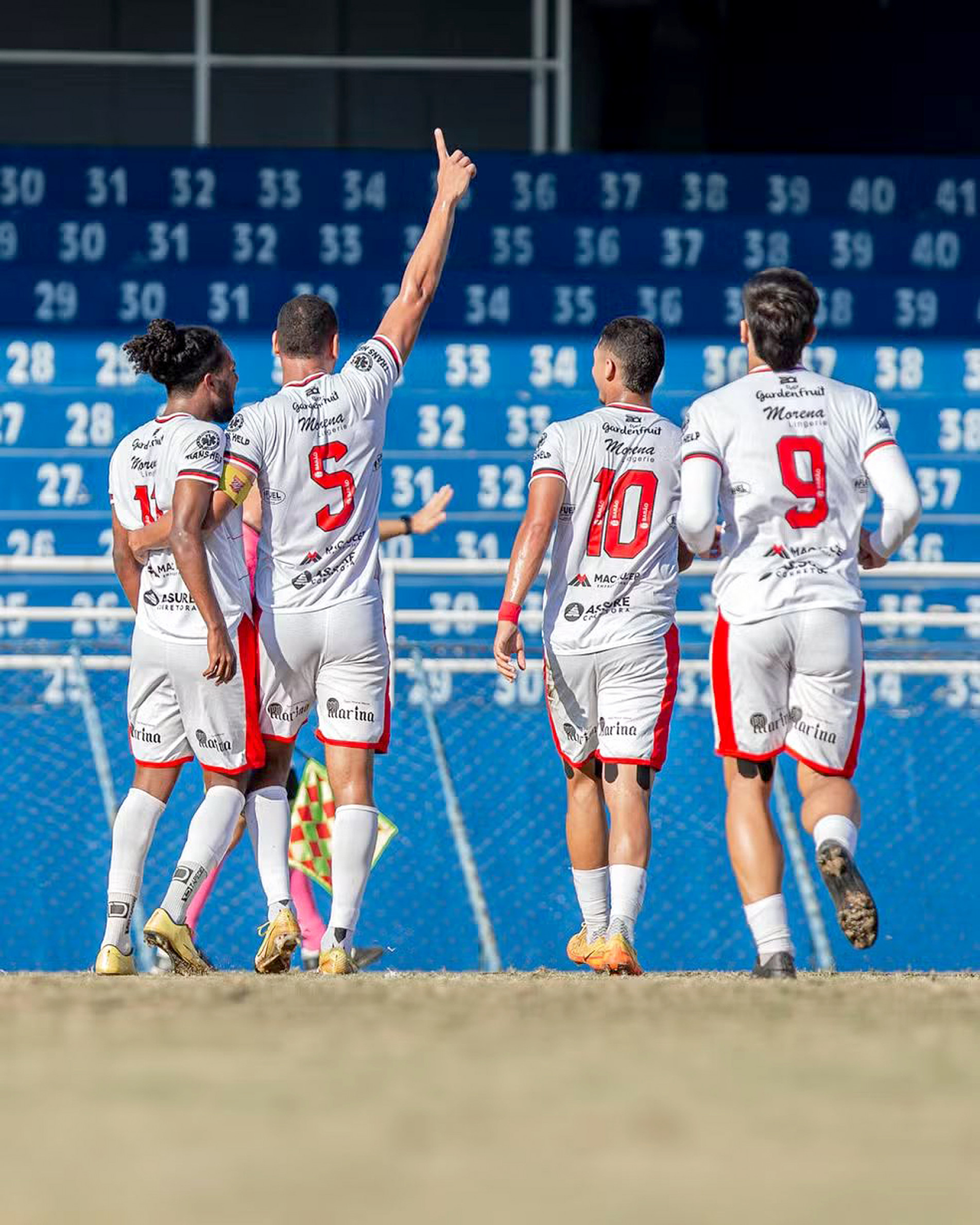 Paulista garantiu vitória de 2 a 0 jogando no CIC
