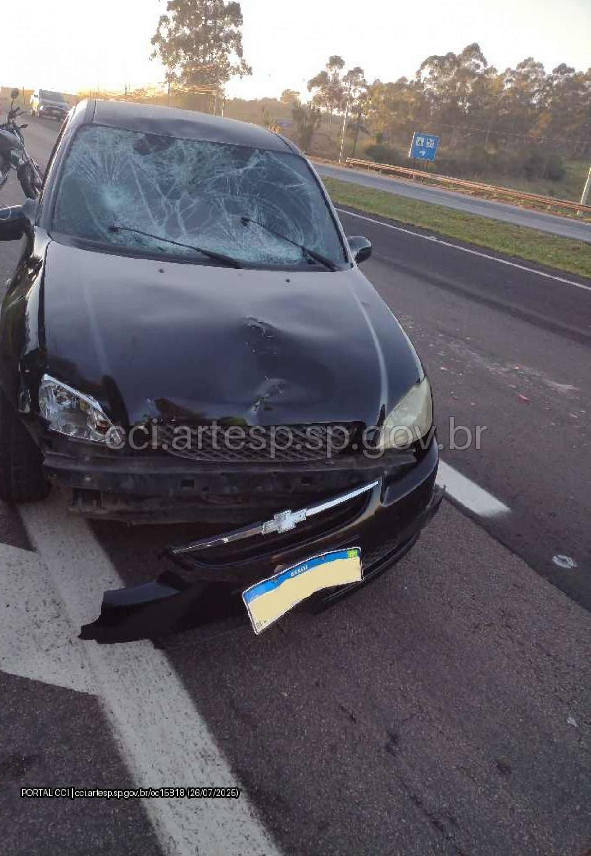Acidente aconteceu por volta das 6h30