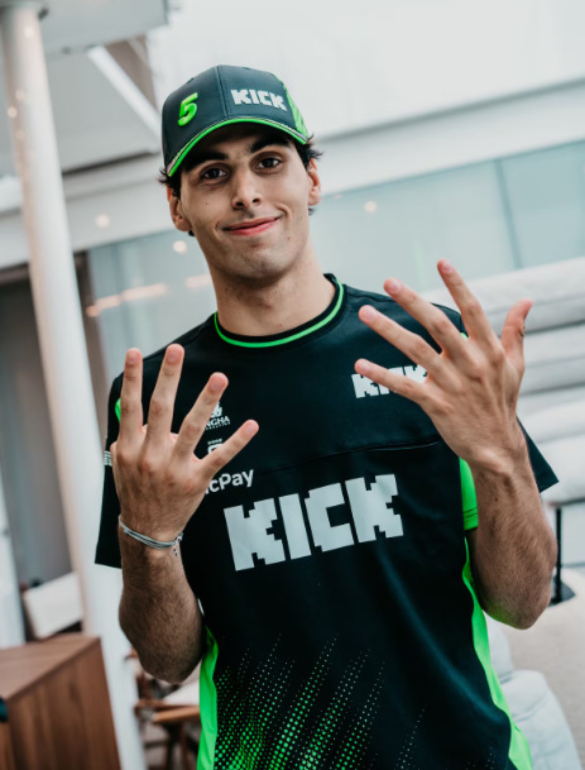 Sauber exalta 'impecável' Bortoleto na Bélgica: 'Sólido no fim de semana todo' 