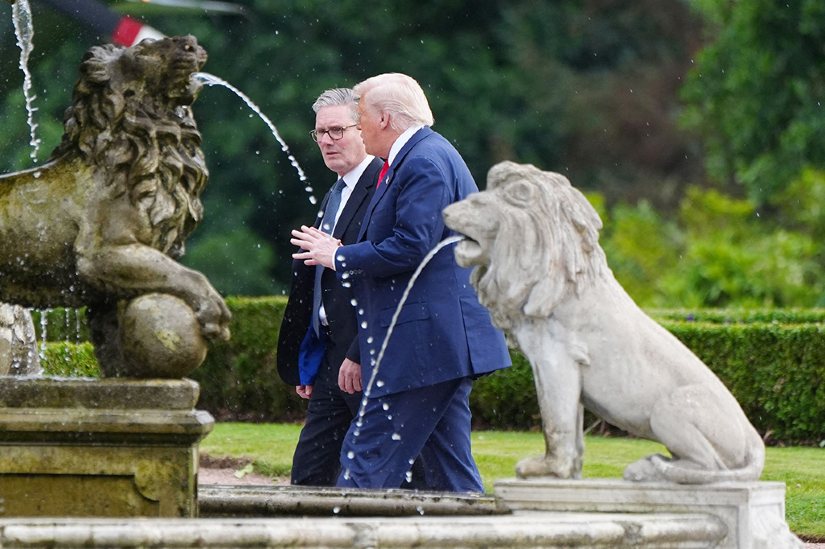 Donald Trump se encontrou com primeiro-ministro britânico
