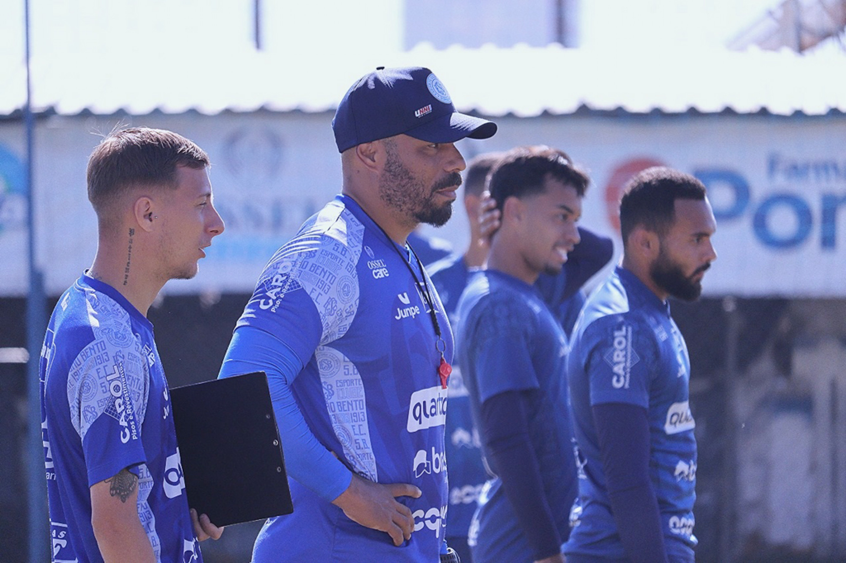 Fabiano Carneiro durante treinamento aplicado aos jogadores, na manhã de ontem, no CT Humberto Reale
