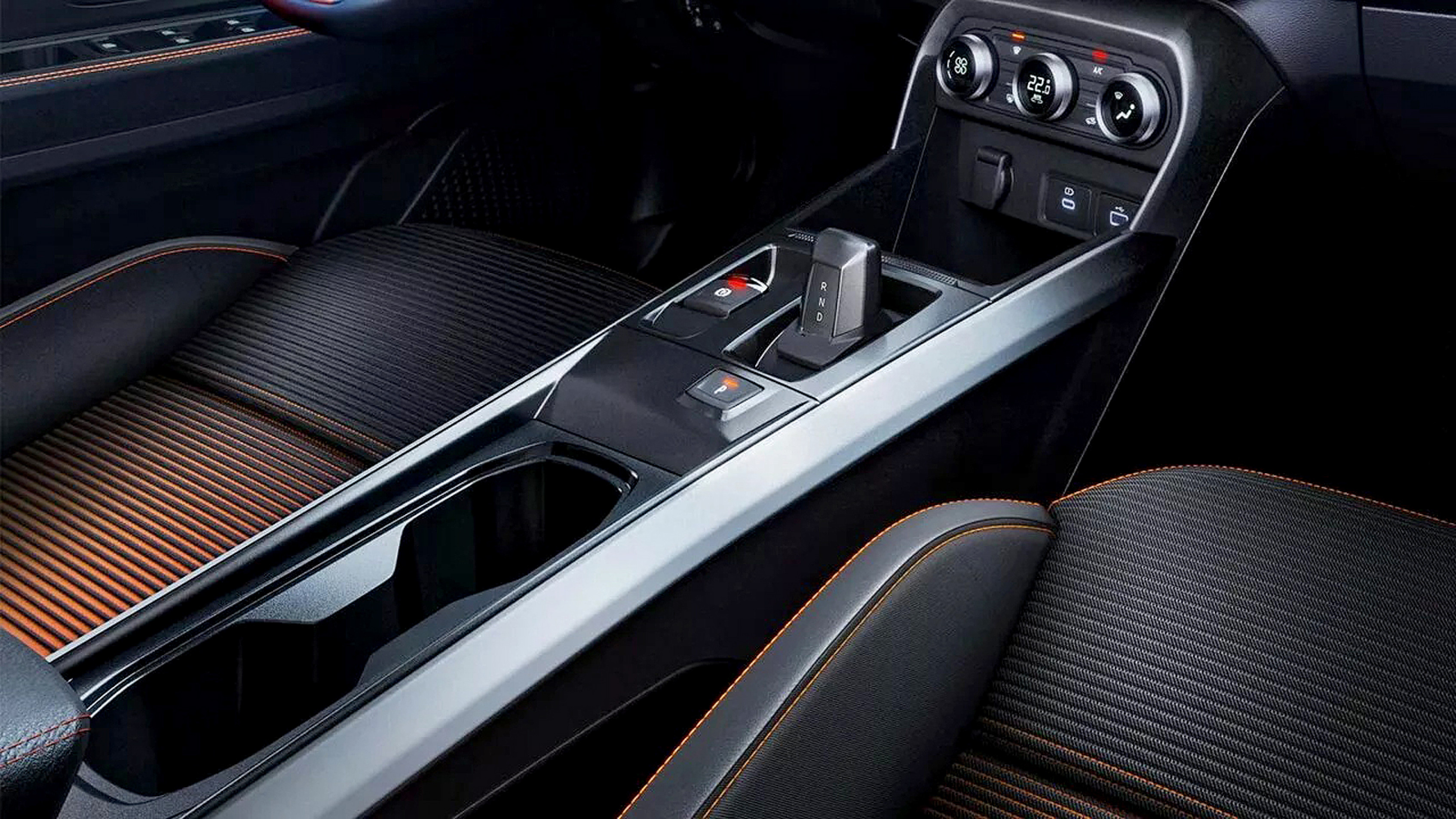 Kardian tem central multimídia, seis air bags 
e controle de velocidade de cruzeiro
