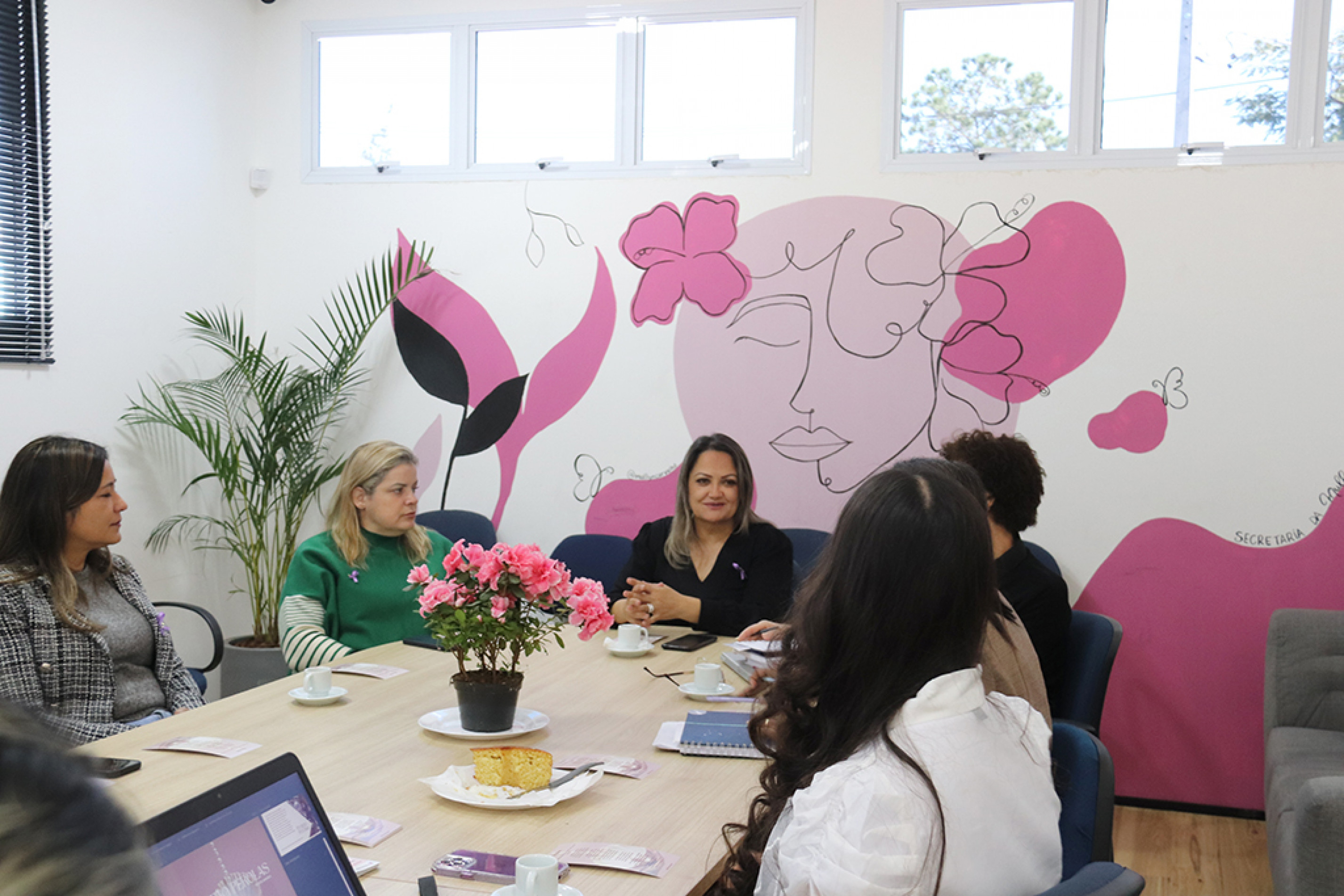 Ao oferecer encontros terapêuticos, individuais e em grupo, o projeto constrói um ambiente seguro de elaboração da perda
